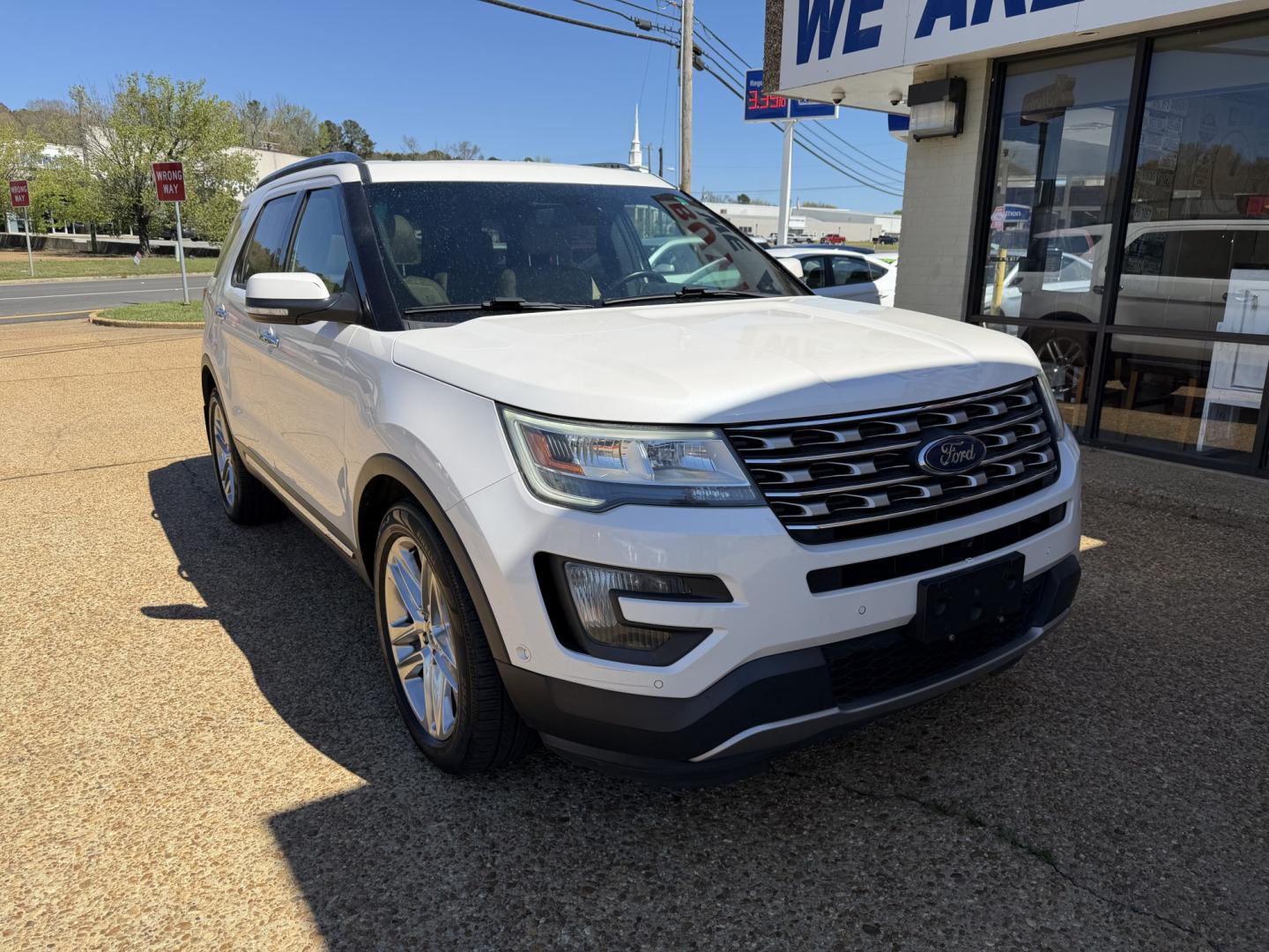 2016 WHITE FORD EXPLORER LIMITED (1FM5K7F87GG) , located at 922 W. Beacon St., Philadelphia, MS, 39350, (601) 650-3675, 32.770447, -89.127151 - Photo#0