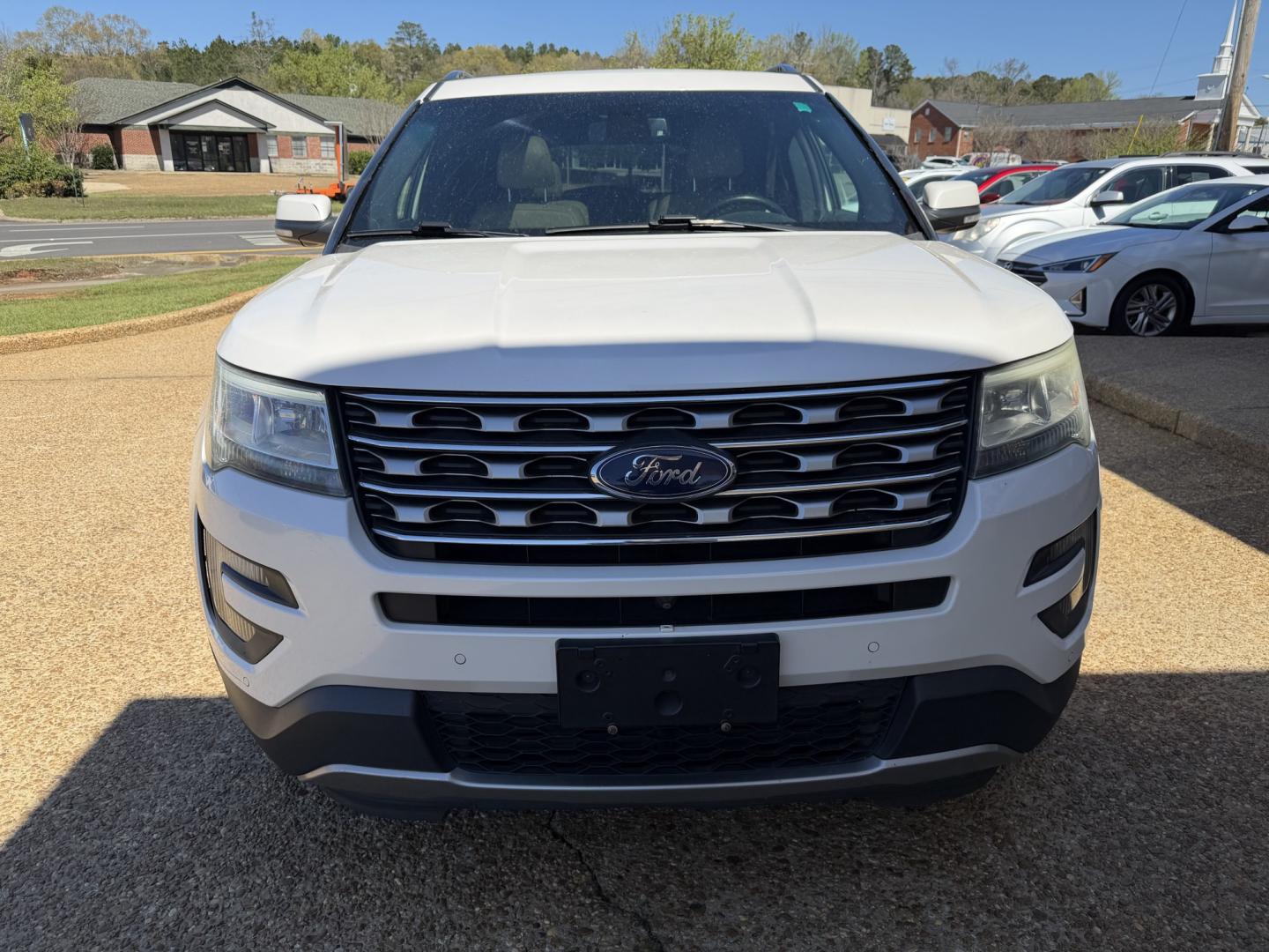 2016 WHITE FORD EXPLORER LIMITED (1FM5K7F87GG) , located at 922 W. Beacon St., Philadelphia, MS, 39350, (601) 650-3675, 32.770447, -89.127151 - Photo#1