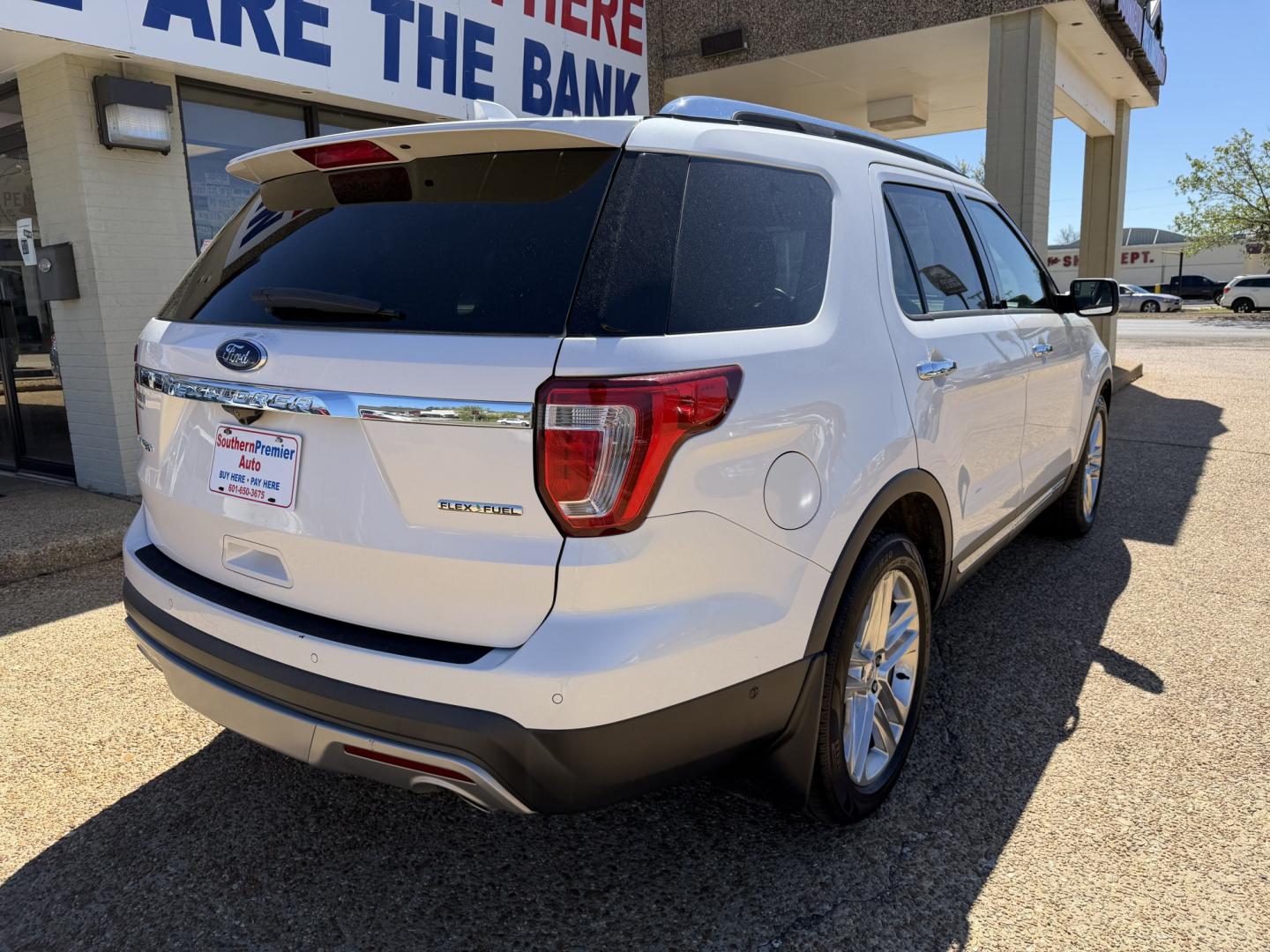 2016 WHITE FORD EXPLORER LIMITED (1FM5K7F87GG) , located at 922 W. Beacon St., Philadelphia, MS, 39350, (601) 650-3675, 32.770447, -89.127151 - Photo#5