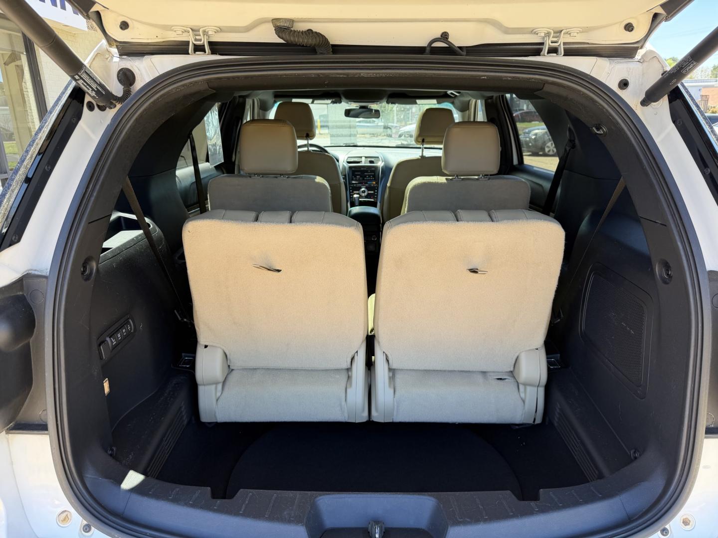 2016 WHITE FORD EXPLORER LIMITED (1FM5K7F87GG) , located at 922 W. Beacon St., Philadelphia, MS, 39350, (601) 650-3675, 32.770447, -89.127151 - Photo#19