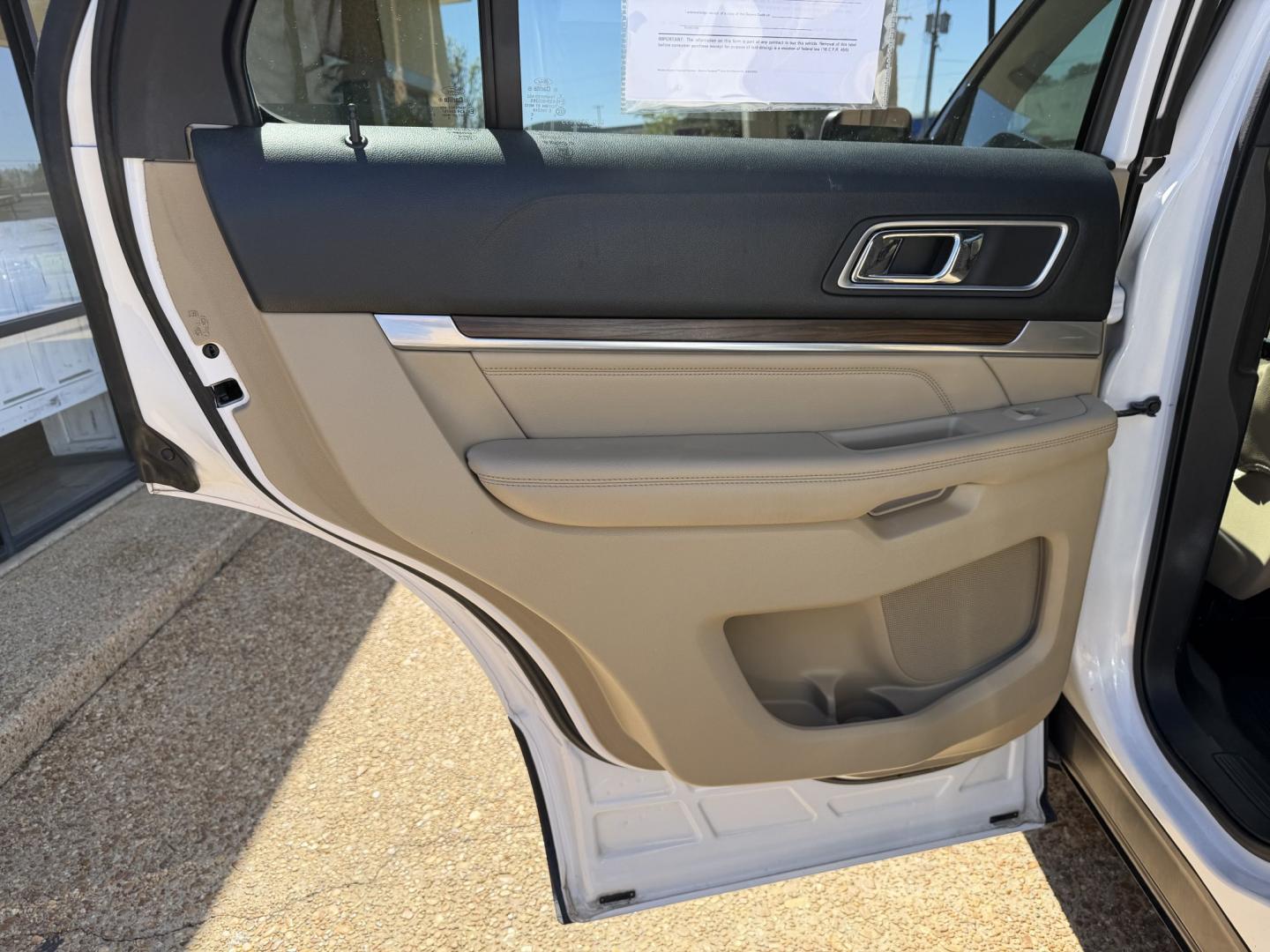 2016 WHITE FORD EXPLORER LIMITED (1FM5K7F87GG) , located at 922 W. Beacon St., Philadelphia, MS, 39350, (601) 650-3675, 32.770447, -89.127151 - Photo#12