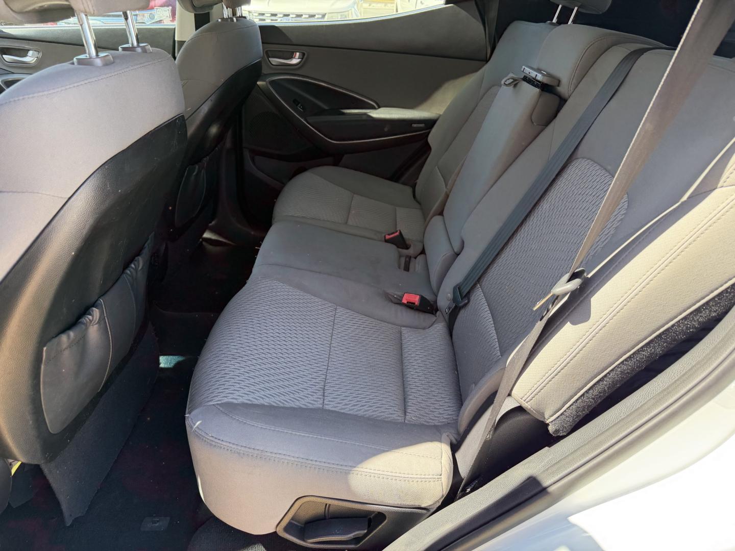 2018 WHITE HYUNDAI SANTA FE SPORT (5XYZT3LB1JG) , located at 922 W. Beacon St., Philadelphia, MS, 39350, (601) 650-3675, 32.770447, -89.127151 - Photo#13