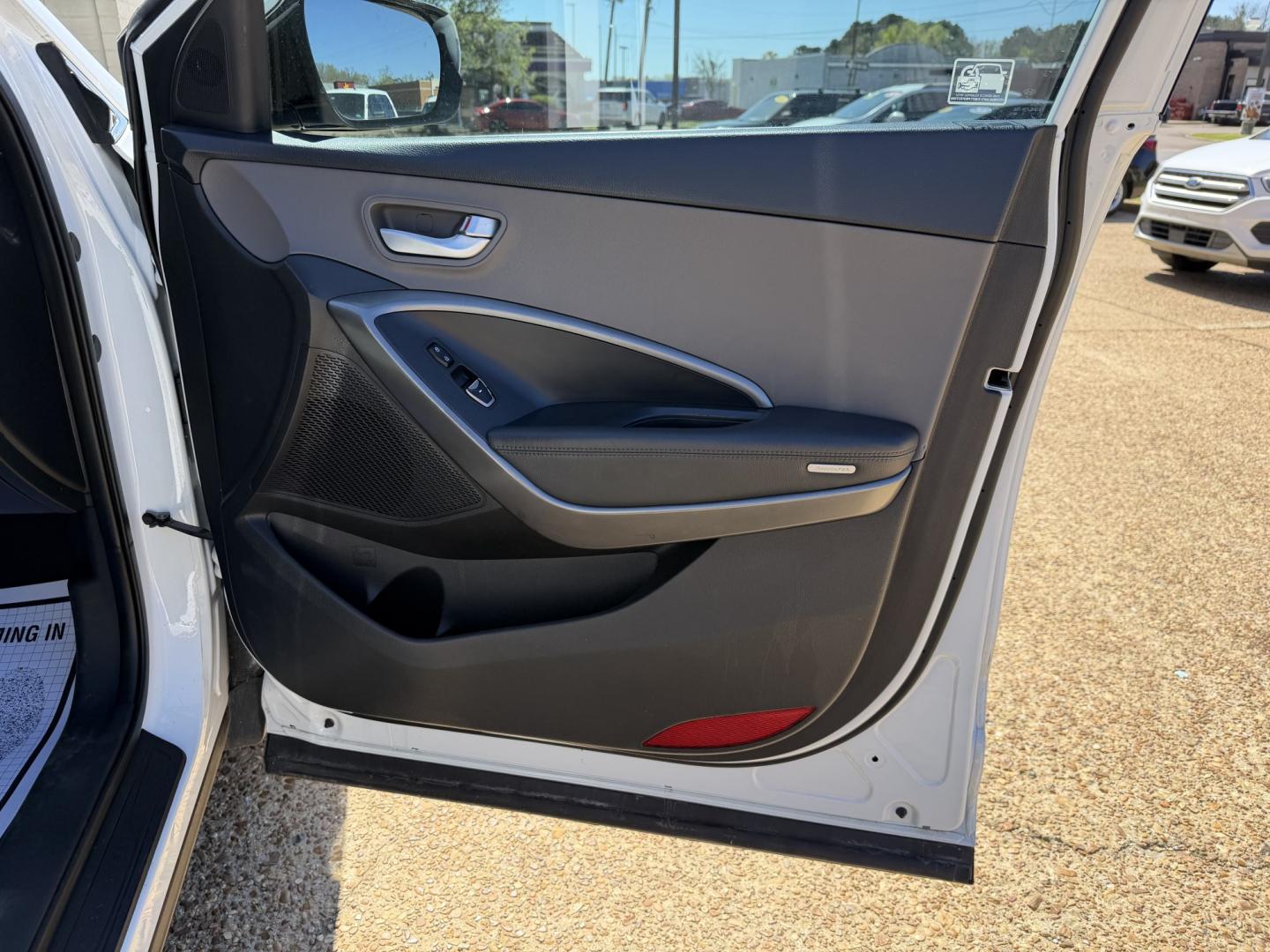 2018 WHITE HYUNDAI SANTA FE SPORT (5XYZT3LB1JG) , located at 922 W. Beacon St., Philadelphia, MS, 39350, (601) 650-3675, 32.770447, -89.127151 - Photo#11