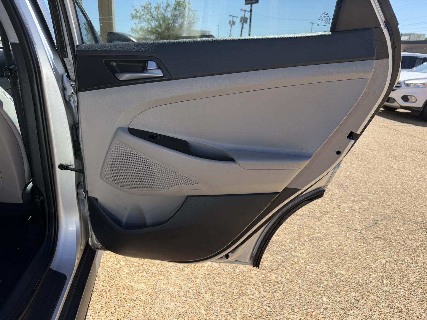 2017 SILVER HYUNDAI TUCSON SE (KM8J23A41HU) , located at 922 W. Beacon St., Philadelphia, MS, 39350, (601) 650-3675, 32.770447, -89.127151- Photo#15