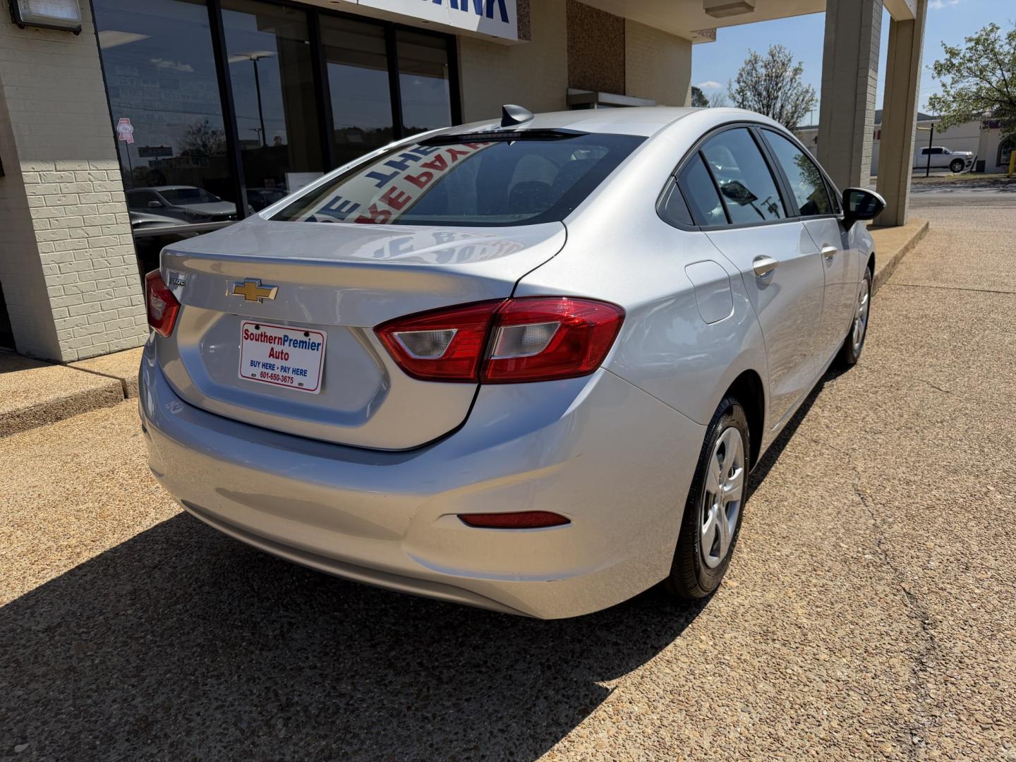 2018 SILVER CHEVROLET CRUZE LS (1G1BC5SM5J7) , located at 922 W. Beacon St., Philadelphia, MS, 39350, (601) 650-3675, 32.770447, -89.127151 - Photo#4