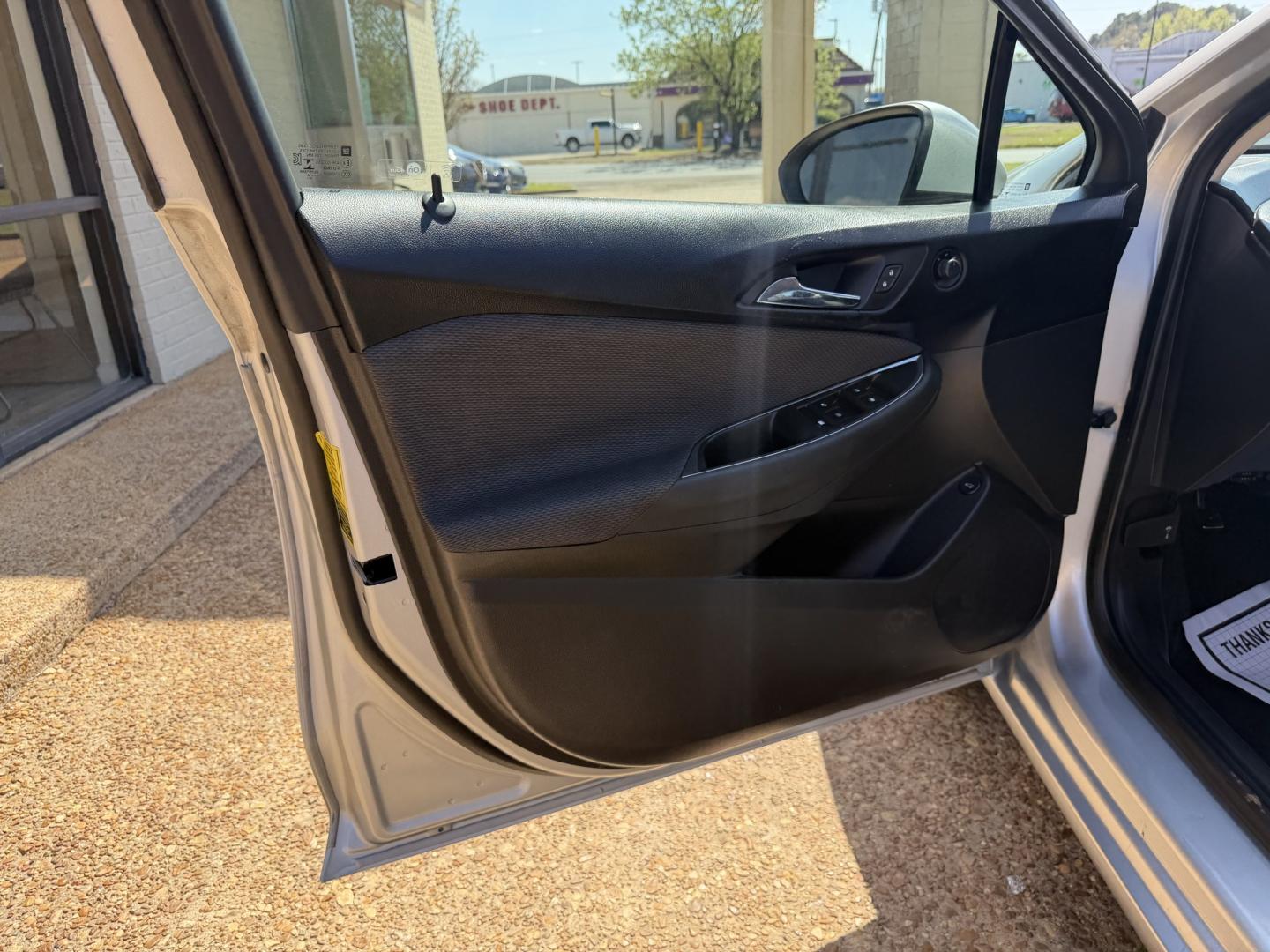 2018 SILVER CHEVROLET CRUZE LS (1G1BC5SM5J7) , located at 922 W. Beacon St., Philadelphia, MS, 39350, (601) 650-3675, 32.770447, -89.127151 - Photo#7