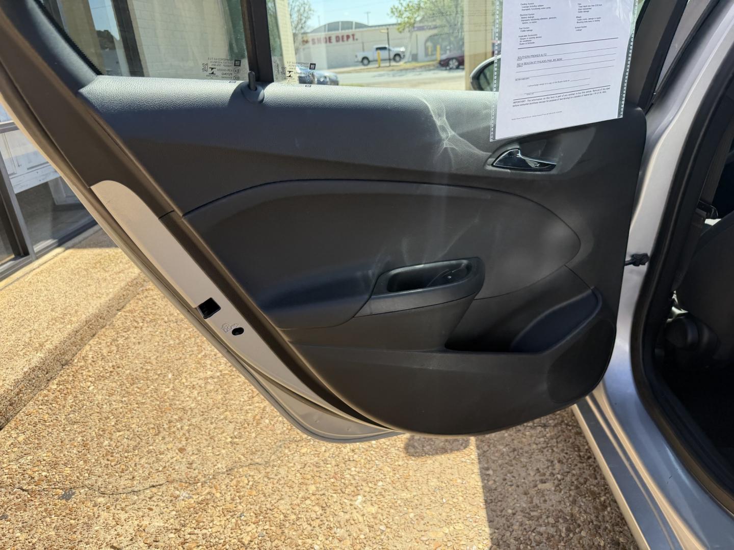 2018 SILVER CHEVROLET CRUZE LS (1G1BC5SM5J7) , located at 922 W. Beacon St., Philadelphia, MS, 39350, (601) 650-3675, 32.770447, -89.127151 - Photo#11