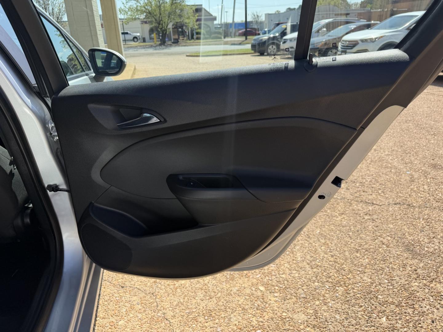 2018 SILVER CHEVROLET CRUZE LS (1G1BC5SM5J7) , located at 922 W. Beacon St., Philadelphia, MS, 39350, (601) 650-3675, 32.770447, -89.127151 - Photo#14