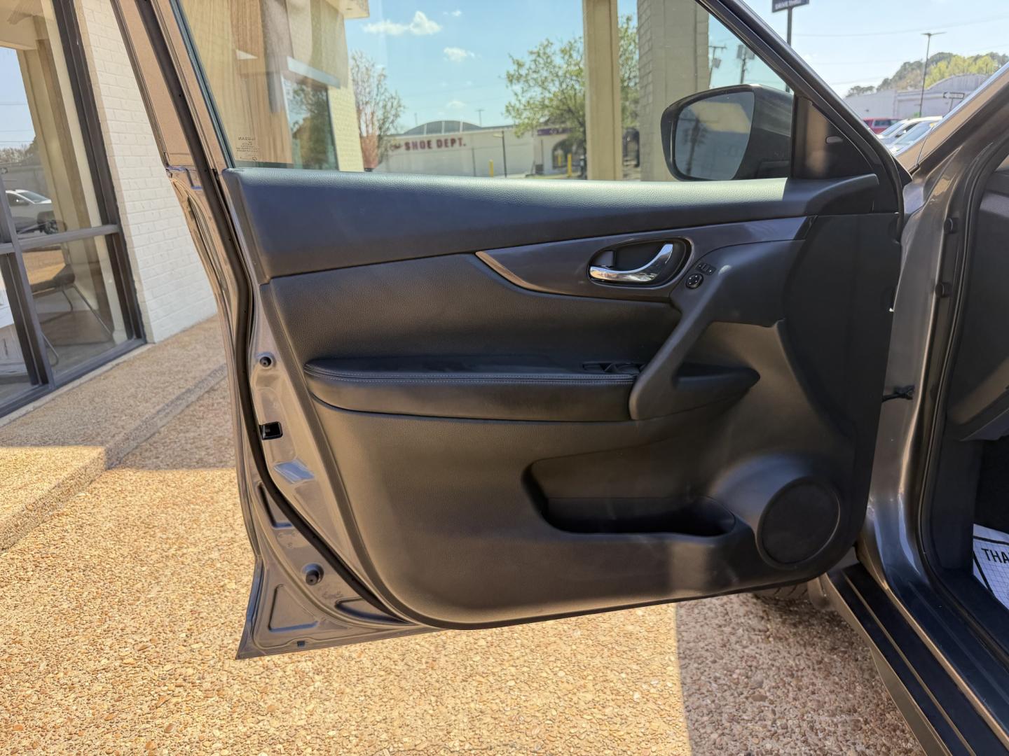 2019 GRAY NISSAN ROGUE S (5N1AT2MTXKC) , located at 922 W. Beacon St., Philadelphia, MS, 39350, (601) 650-3675, 32.770447, -89.127151 - Photo#8