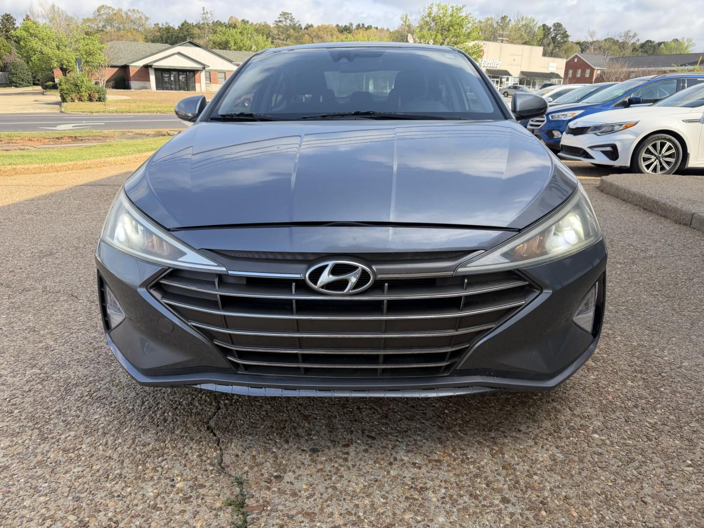 2019 GRAY HYUNDAI ELANTRA SEL (KMHD84LF4KU) , located at 922 W. Beacon St., Philadelphia, MS, 39350, (601) 650-3675, 32.770447, -89.127151- Photo#1