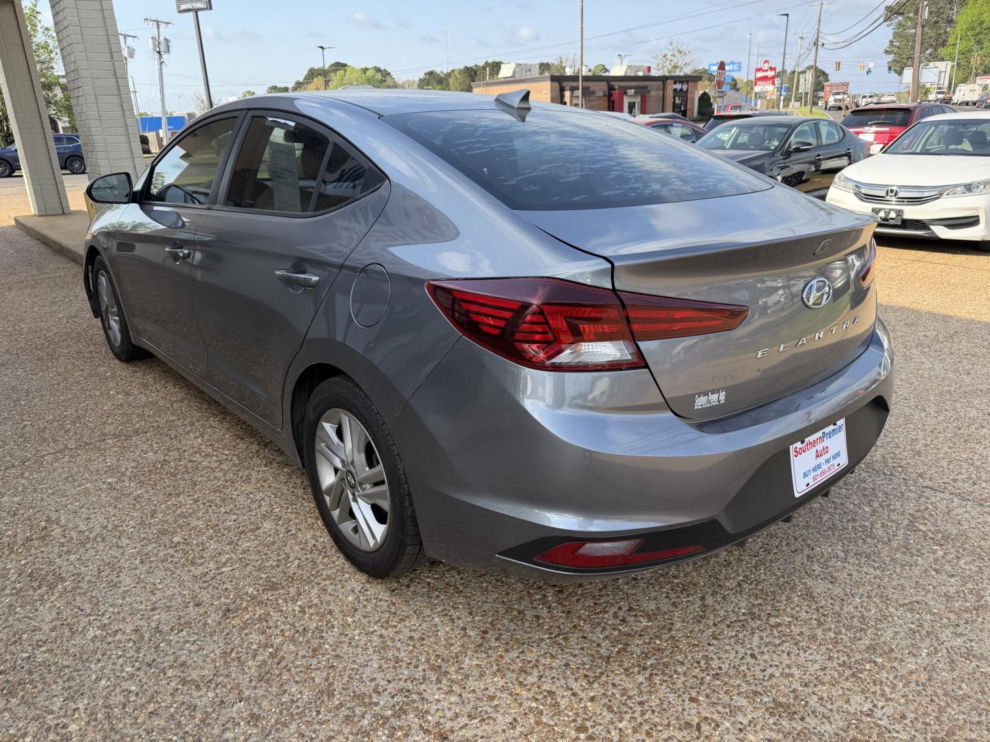 2019 GRAY HYUNDAI ELANTRA SEL (KMHD84LF4KU) , located at 922 W. Beacon St., Philadelphia, MS, 39350, (601) 650-3675, 32.770447, -89.127151- Photo#3