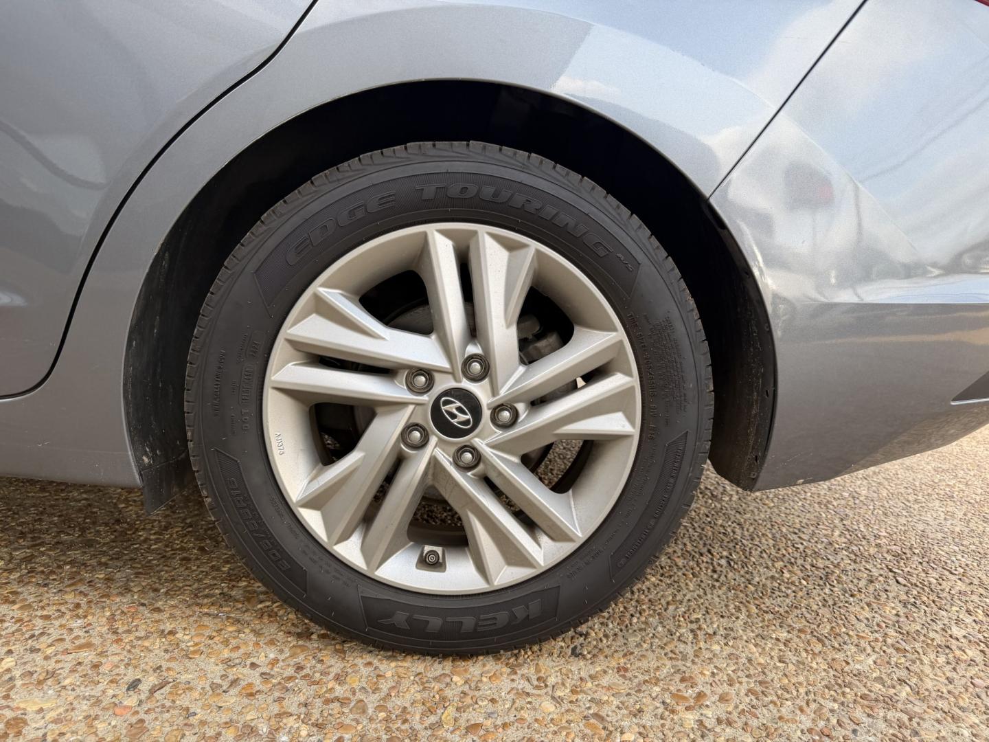 2019 GRAY HYUNDAI ELANTRA SEL (KMHD84LF4KU) , located at 922 W. Beacon St., Philadelphia, MS, 39350, (601) 650-3675, 32.770447, -89.127151- Photo#7