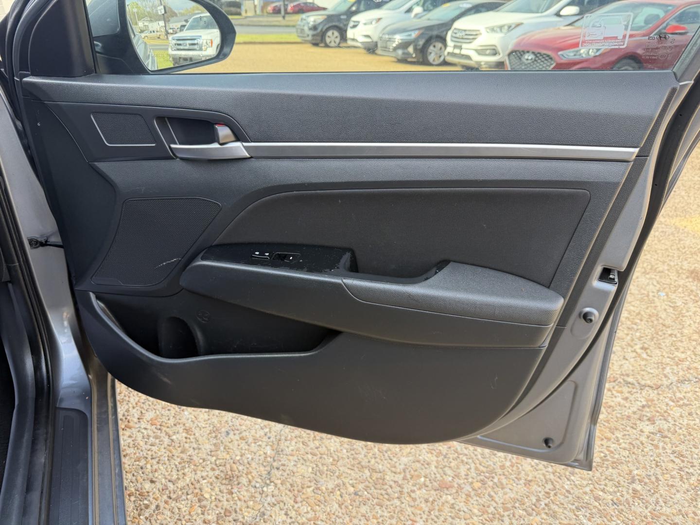 2019 GRAY HYUNDAI ELANTRA SEL (KMHD84LF4KU) , located at 922 W. Beacon St., Philadelphia, MS, 39350, (601) 650-3675, 32.770447, -89.127151- Photo#11