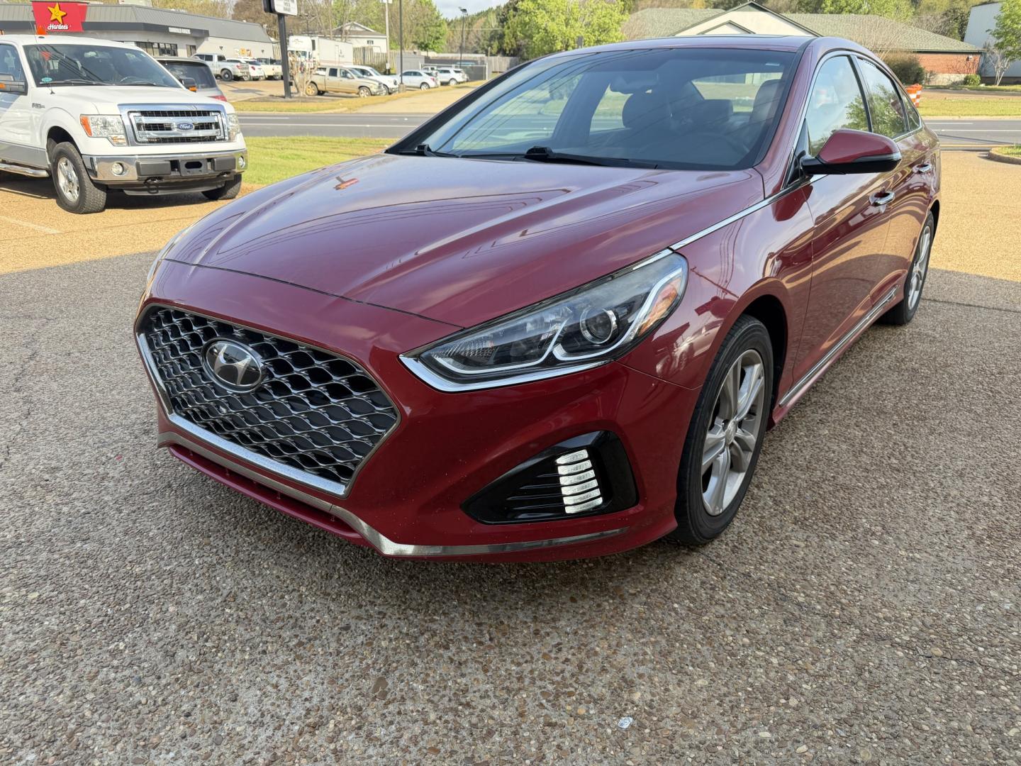 2018 RED HYUNDAI SONATA SPORT (5NPE34AF0JH) , located at 922 W. Beacon St., Philadelphia, MS, 39350, (601) 650-3675, 32.770447, -89.127151 - Photo#2