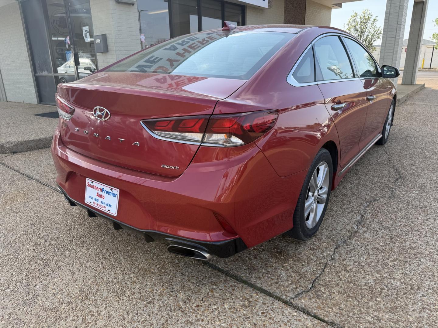 2018 RED HYUNDAI SONATA SPORT (5NPE34AF0JH) , located at 922 W. Beacon St., Philadelphia, MS, 39350, (601) 650-3675, 32.770447, -89.127151 - Photo#5