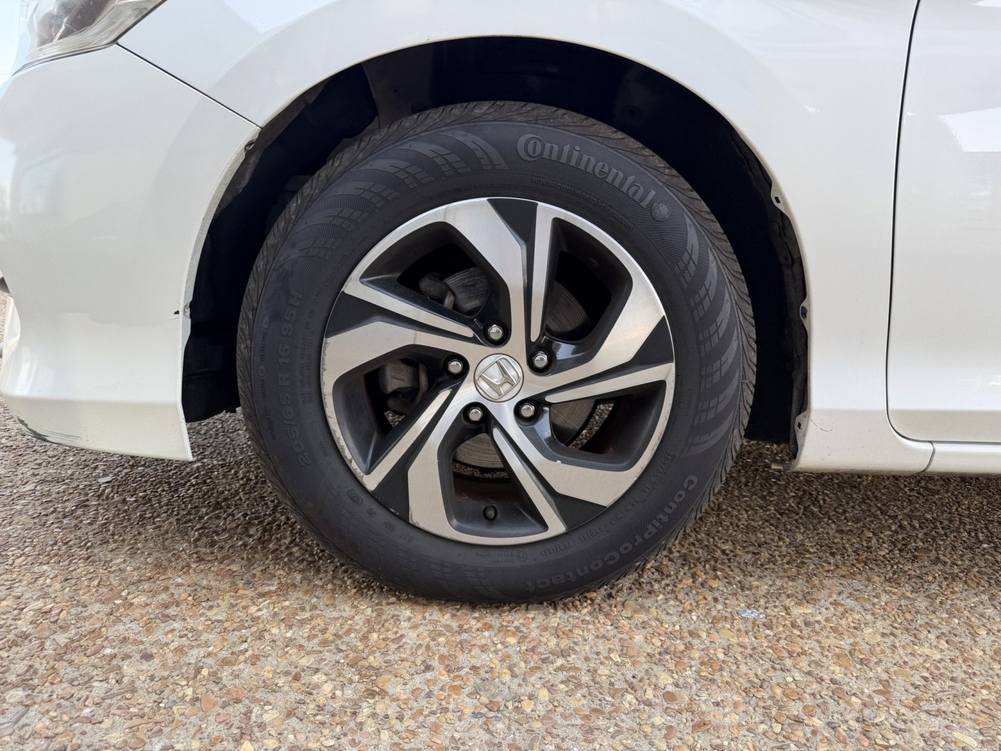 2017 WHITE HONDA ACCORD LX (1HGCR2F37HA) , located at 922 W. Beacon St., Philadelphia, MS, 39350, (601) 650-3675, 32.770447, -89.127151 - Photo#7