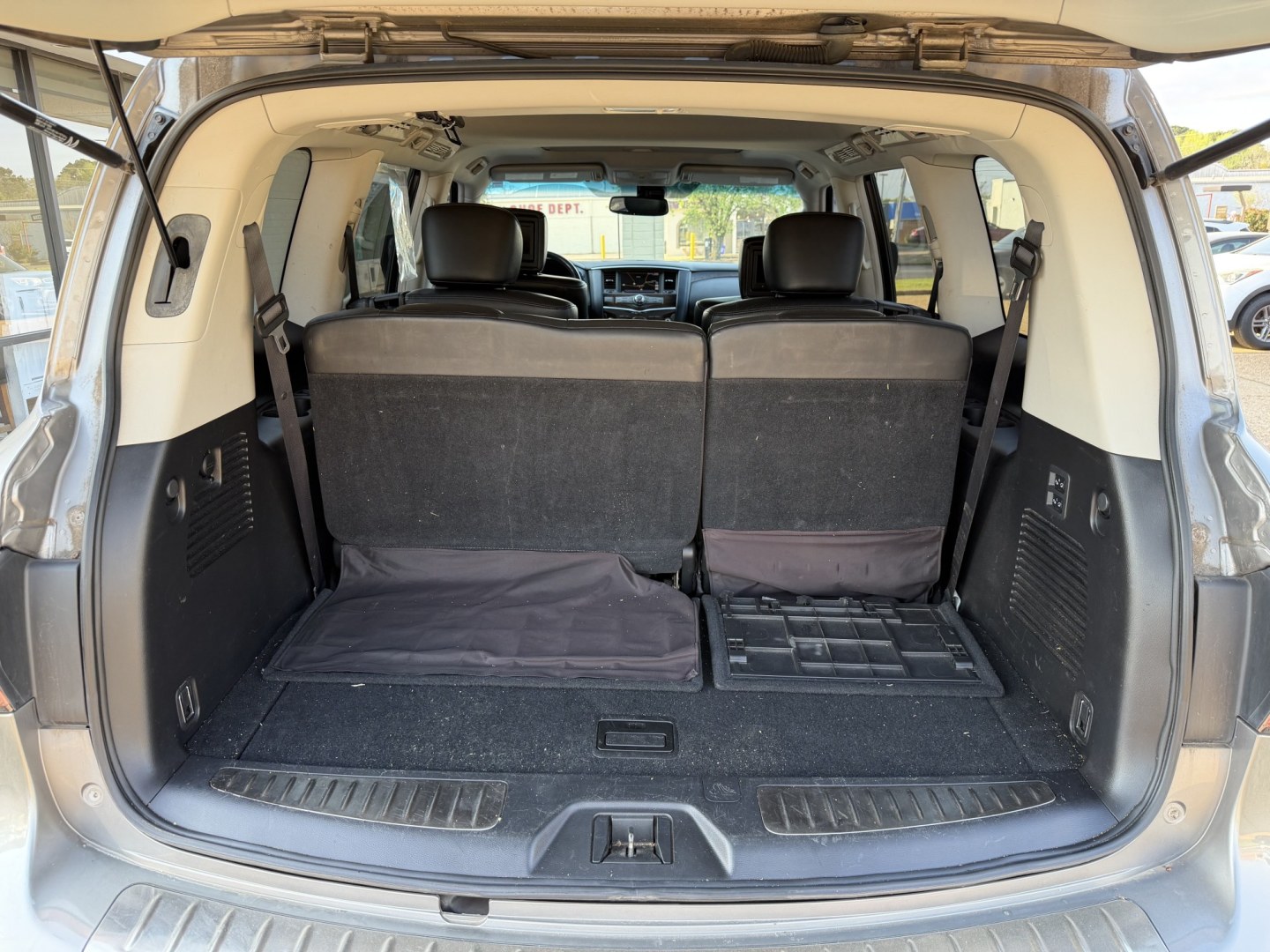 2012 GRAY INFINITI QX56 BASE (JN8AZ2NE3C9) , located at 922 W. Beacon St., Philadelphia, MS, 39350, (601) 650-3675, 32.770447, -89.127151 - Photo#19