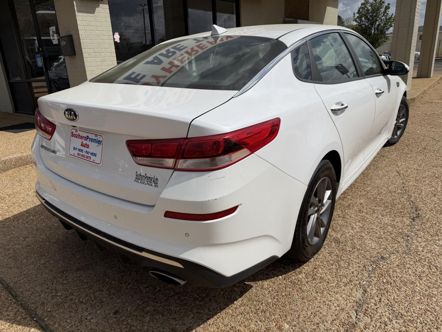 2020 WHITE KIA OPTIMA LX (5XXGT4L39LG) , located at 922 W. Beacon St., Philadelphia, MS, 39350, (601) 650-3675, 32.770447, -89.127151 - Photo#5