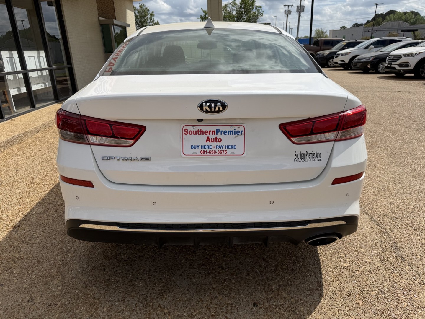 2020 WHITE KIA OPTIMA LX (5XXGT4L39LG) , located at 922 W. Beacon St., Philadelphia, MS, 39350, (601) 650-3675, 32.770447, -89.127151 - Photo#4