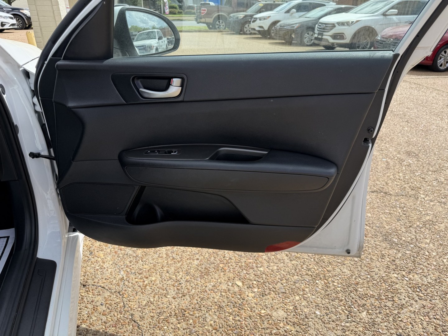2020 WHITE KIA OPTIMA LX (5XXGT4L39LG) , located at 922 W. Beacon St., Philadelphia, MS, 39350, (601) 650-3675, 32.770447, -89.127151 - Photo#11