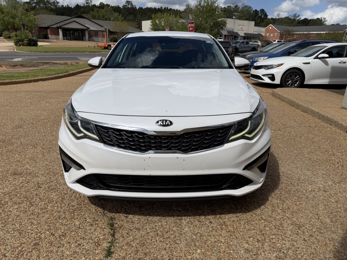 2020 WHITE KIA OPTIMA LX (5XXGT4L33LG) , located at 922 W. Beacon St., Philadelphia, MS, 39350, (601) 650-3675, 32.770447, -89.127151 - Photo#1