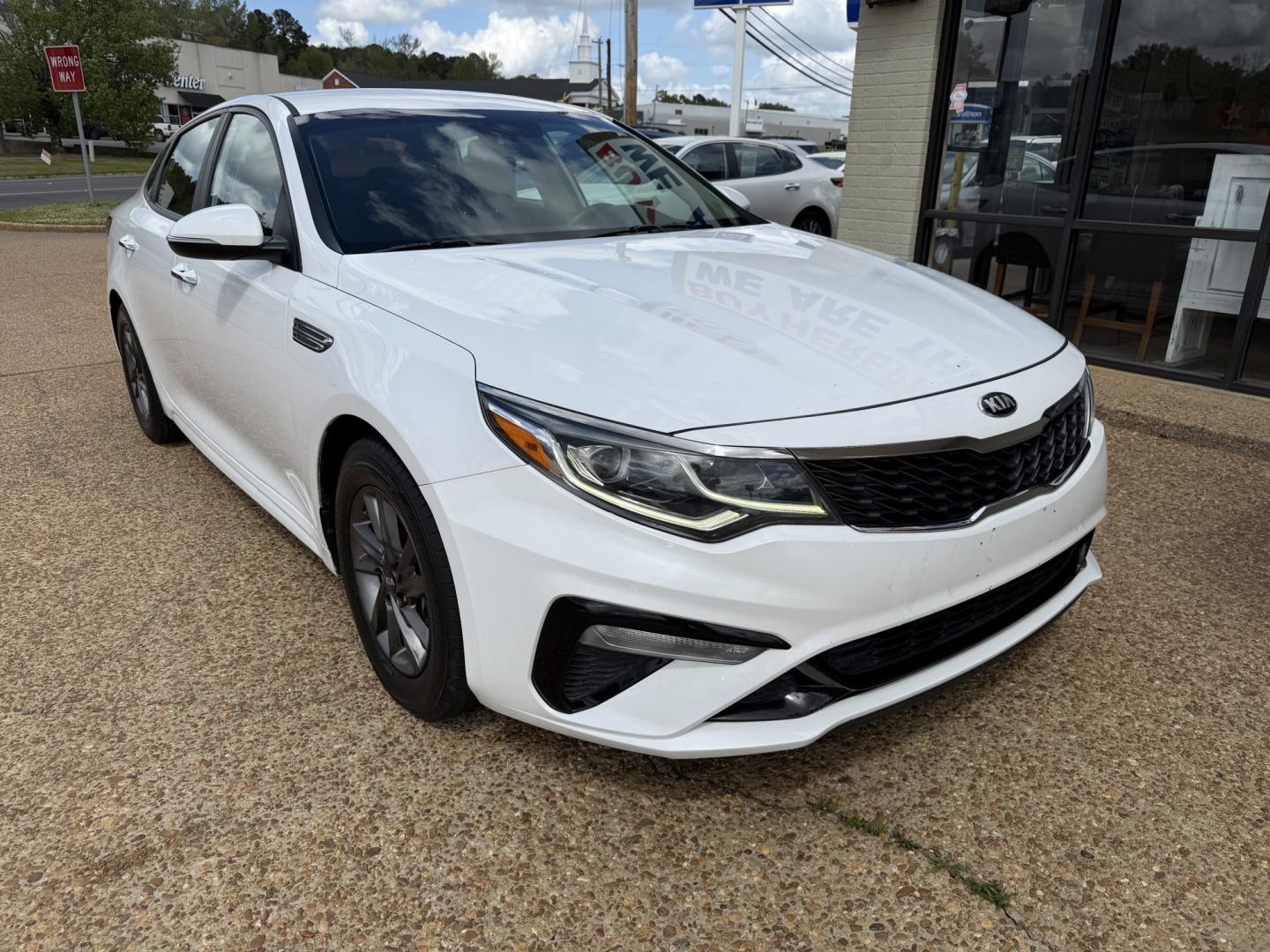 2020 WHITE KIA OPTIMA LX (5XXGT4L33LG) , located at 922 W. Beacon St., Philadelphia, MS, 39350, (601) 650-3675, 32.770447, -89.127151- Photo#0