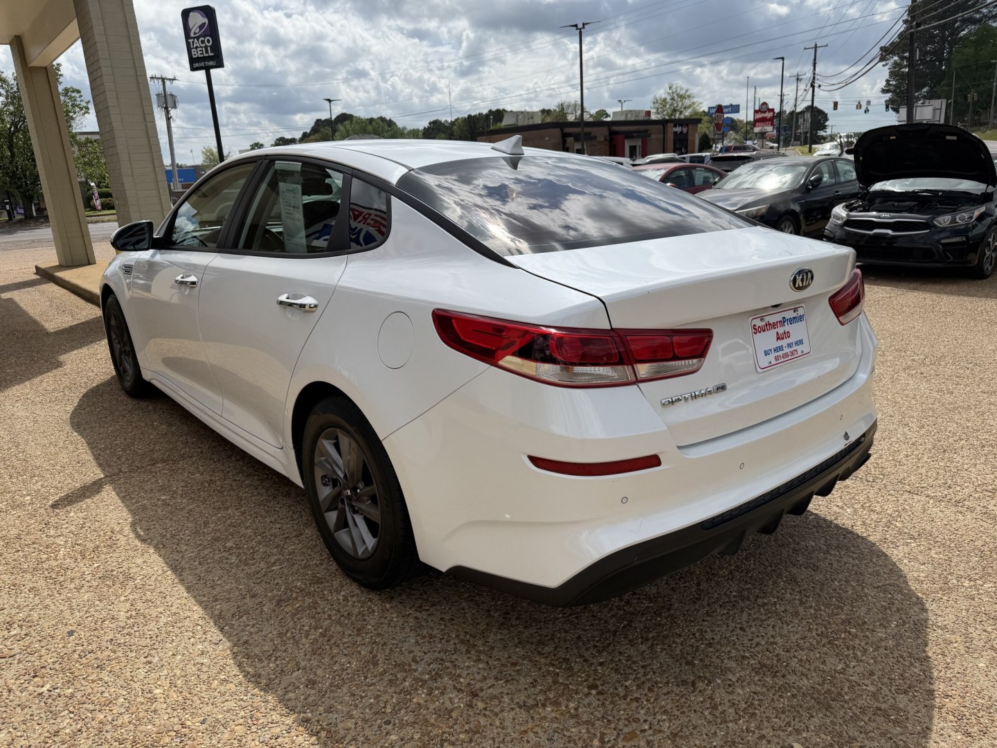 2020 WHITE KIA OPTIMA LX (5XXGT4L33LG) , located at 922 W. Beacon St., Philadelphia, MS, 39350, (601) 650-3675, 32.770447, -89.127151 - Photo#3