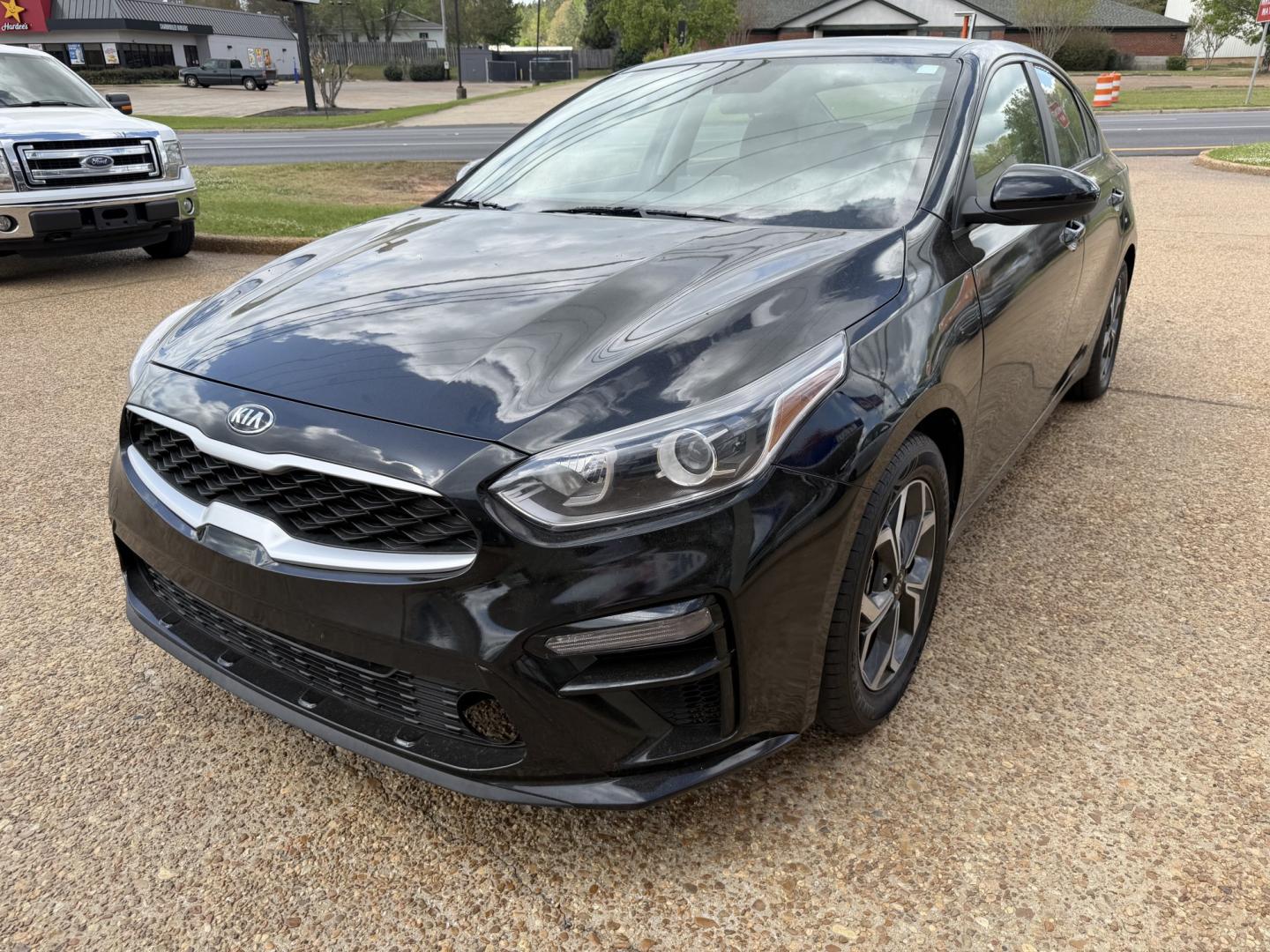 2020 BLACK KIA FORTE LXS (3KPF24AD2LE) , located at 922 W. Beacon St., Philadelphia, MS, 39350, (601) 650-3675, 32.770447, -89.127151 - Photo#2