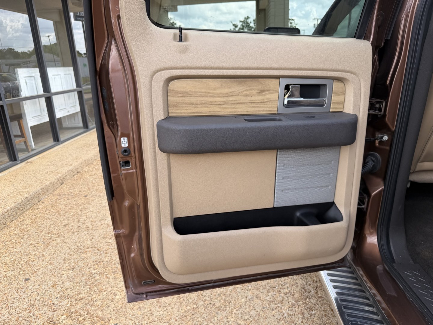 2011 BROWN FORD F-150 LARIAT (1FTFW1CF7BF) , located at 922 W. Beacon St., Philadelphia, MS, 39350, (601) 650-3675, 32.770447, -89.127151 - Photo#12