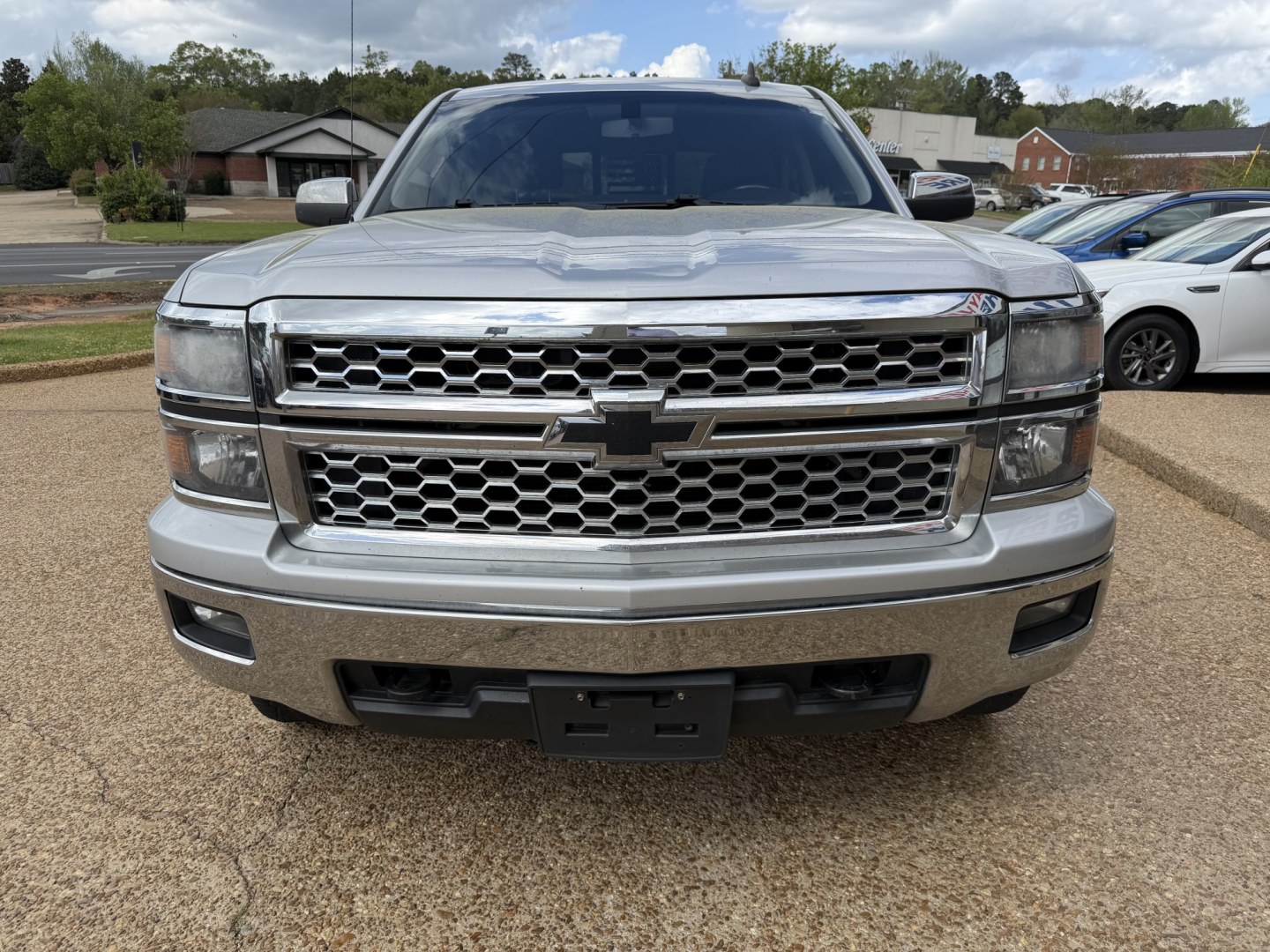 2015 SILVER CHEVROLET SILVERADO LT (1GCUKREC5FF) , located at 922 W. Beacon St., Philadelphia, MS, 39350, (601) 650-3675, 32.770447, -89.127151 - Photo#1