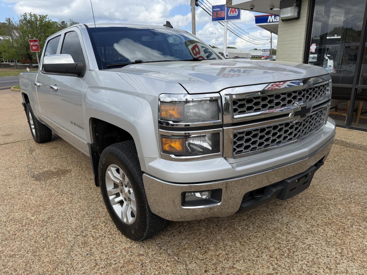 2015 SILVER CHEVROLET SILVERADO LT (1GCUKREC5FF) , located at 922 W. Beacon St., Philadelphia, MS, 39350, (601) 650-3675, 32.770447, -89.127151 - Photo#0