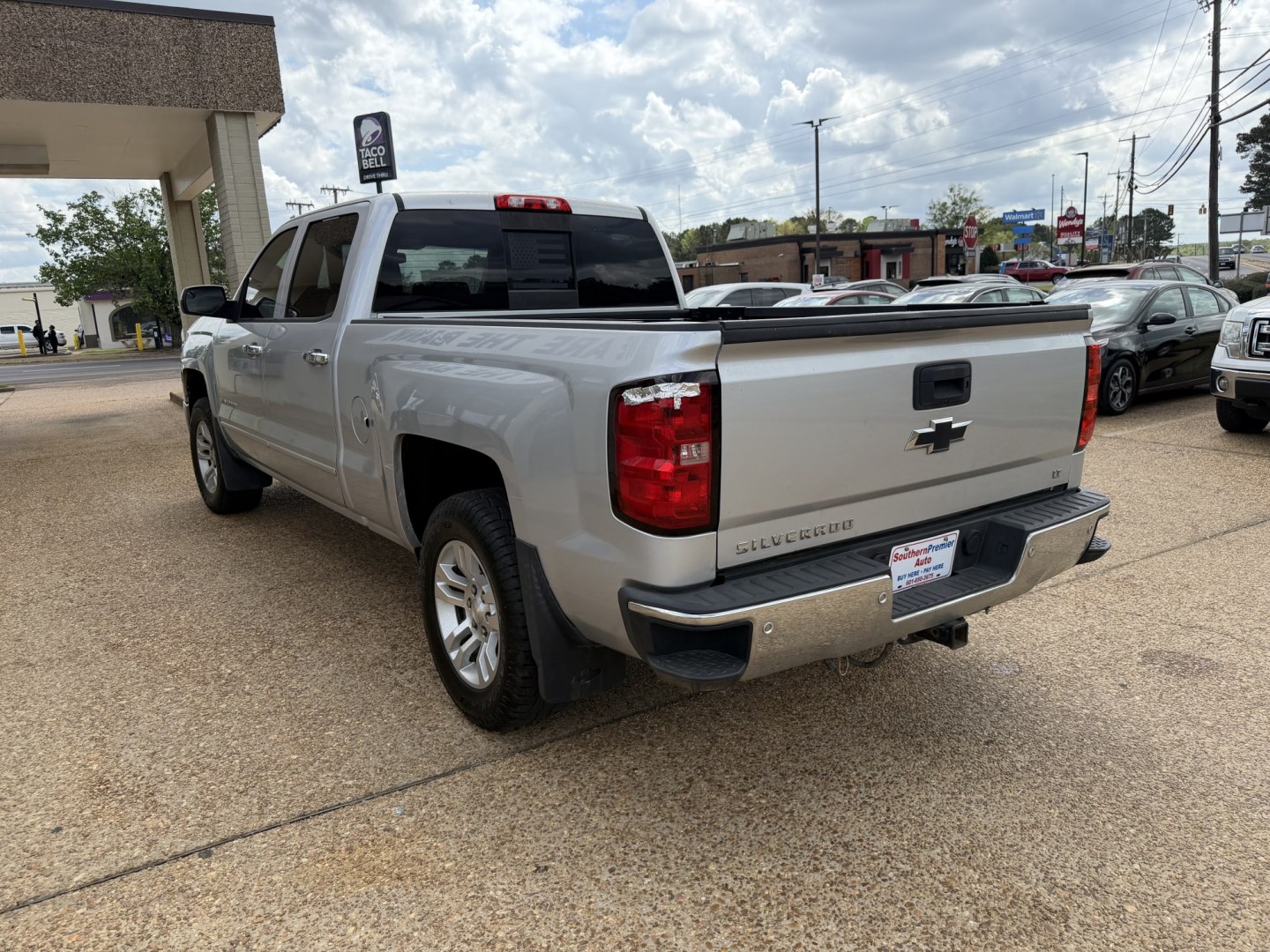 2015 SILVER CHEVROLET SILVERADO LT (1GCUKREC5FF) , located at 922 W. Beacon St., Philadelphia, MS, 39350, (601) 650-3675, 32.770447, -89.127151 - Photo#3