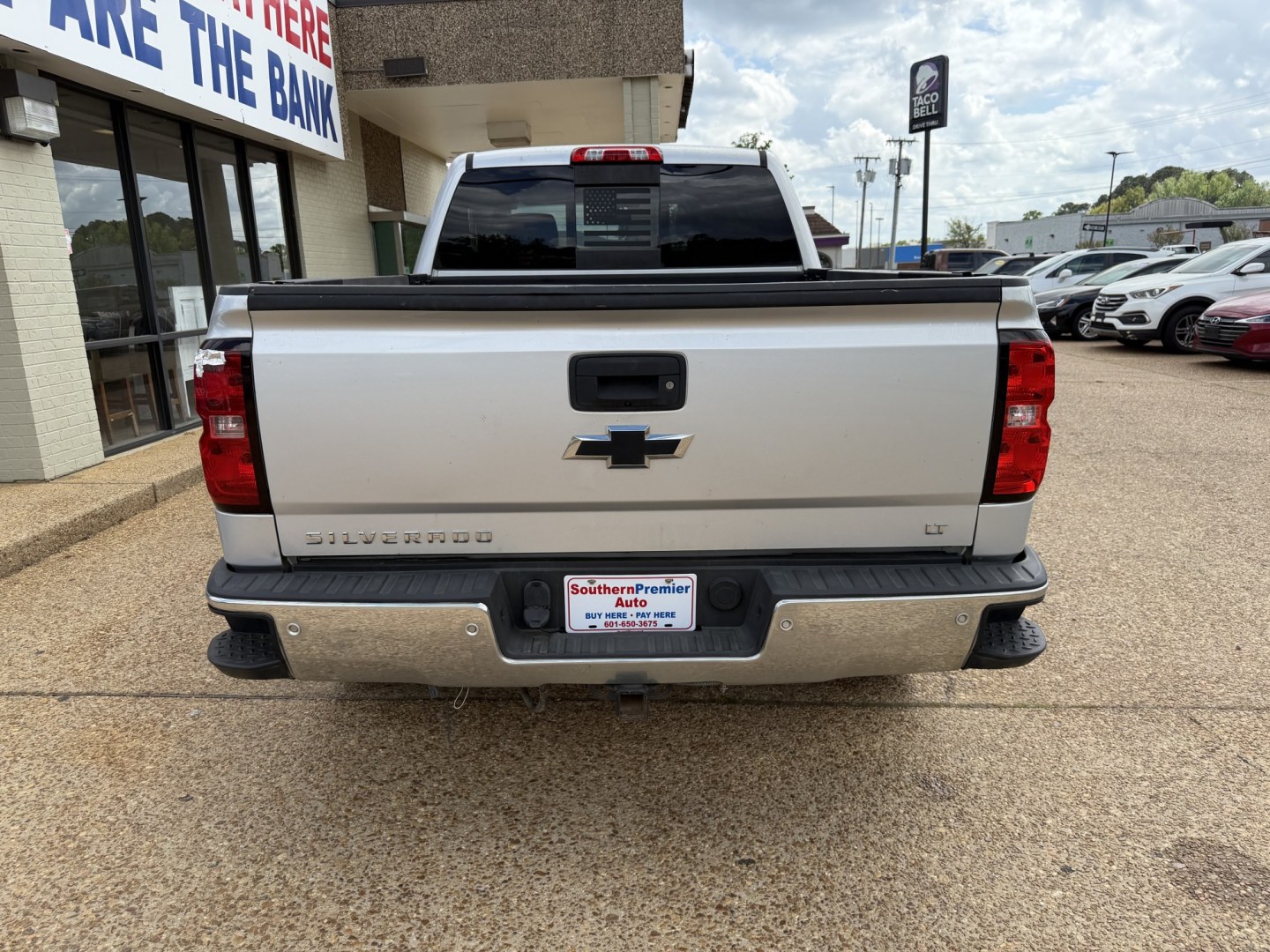 2015 SILVER CHEVROLET SILVERADO LT (1GCUKREC5FF) , located at 922 W. Beacon St., Philadelphia, MS, 39350, (601) 650-3675, 32.770447, -89.127151 - Photo#4