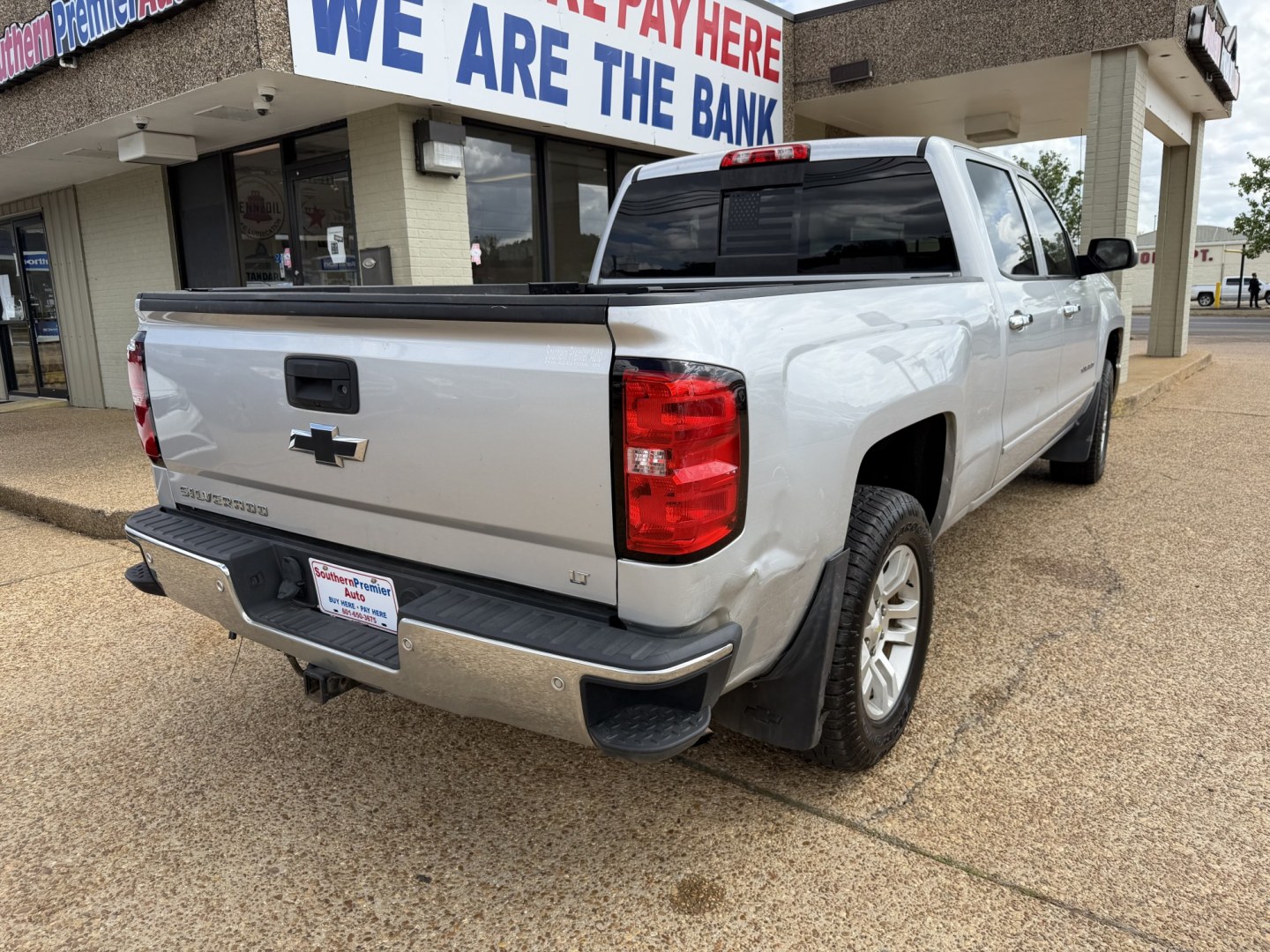 2015 SILVER CHEVROLET SILVERADO LT (1GCUKREC5FF) , located at 922 W. Beacon St., Philadelphia, MS, 39350, (601) 650-3675, 32.770447, -89.127151 - Photo#5