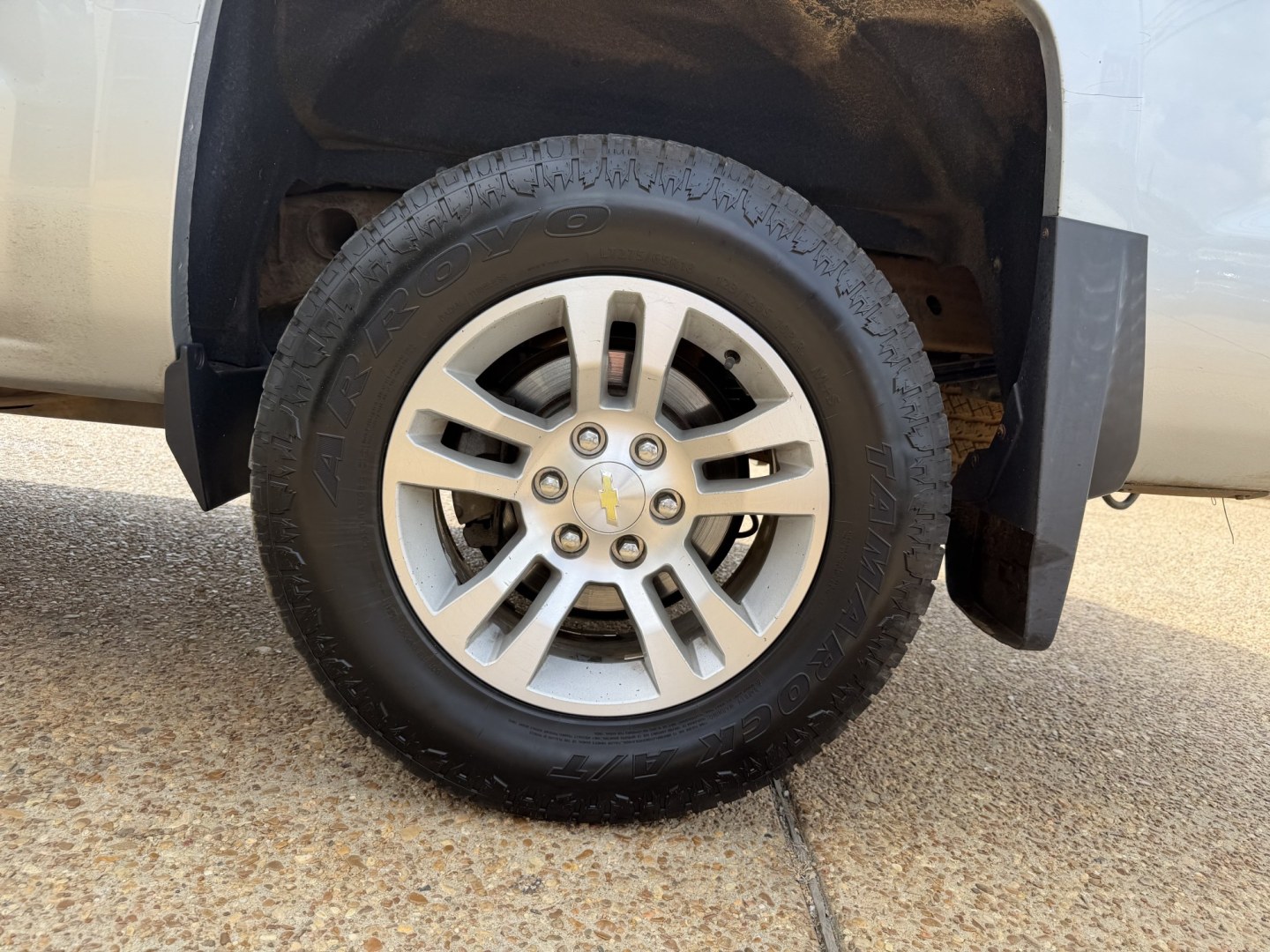 2015 SILVER CHEVROLET SILVERADO LT (1GCUKREC5FF) , located at 922 W. Beacon St., Philadelphia, MS, 39350, (601) 650-3675, 32.770447, -89.127151 - Photo#7