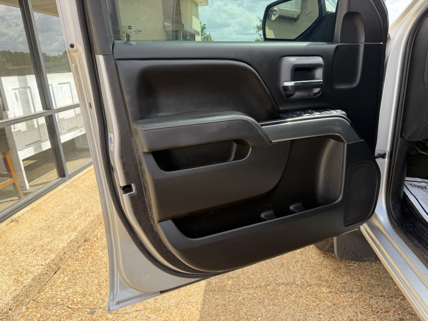 2015 SILVER CHEVROLET SILVERADO LT (1GCUKREC5FF) , located at 922 W. Beacon St., Philadelphia, MS, 39350, (601) 650-3675, 32.770447, -89.127151 - Photo#8