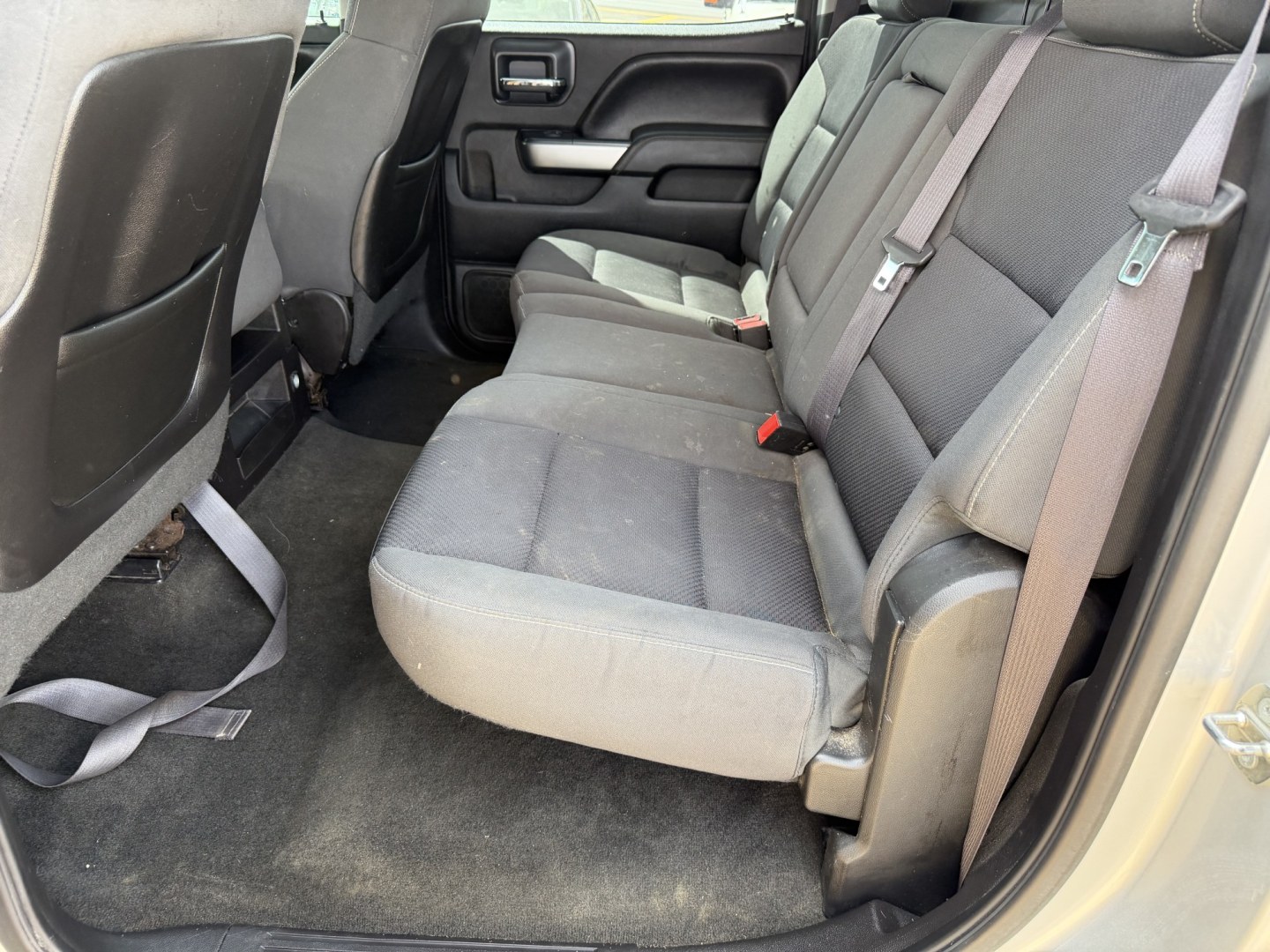 2015 SILVER CHEVROLET SILVERADO LT (1GCUKREC5FF) , located at 922 W. Beacon St., Philadelphia, MS, 39350, (601) 650-3675, 32.770447, -89.127151 - Photo#13