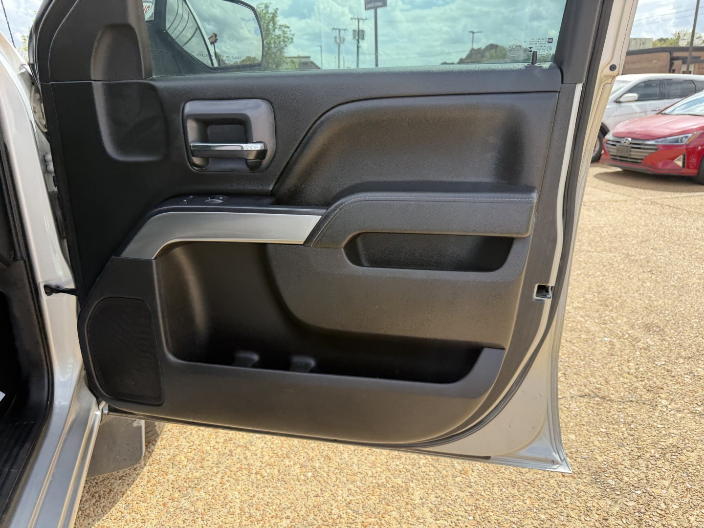 2015 SILVER CHEVROLET SILVERADO LT (1GCUKREC5FF) , located at 922 W. Beacon St., Philadelphia, MS, 39350, (601) 650-3675, 32.770447, -89.127151 - Photo#11