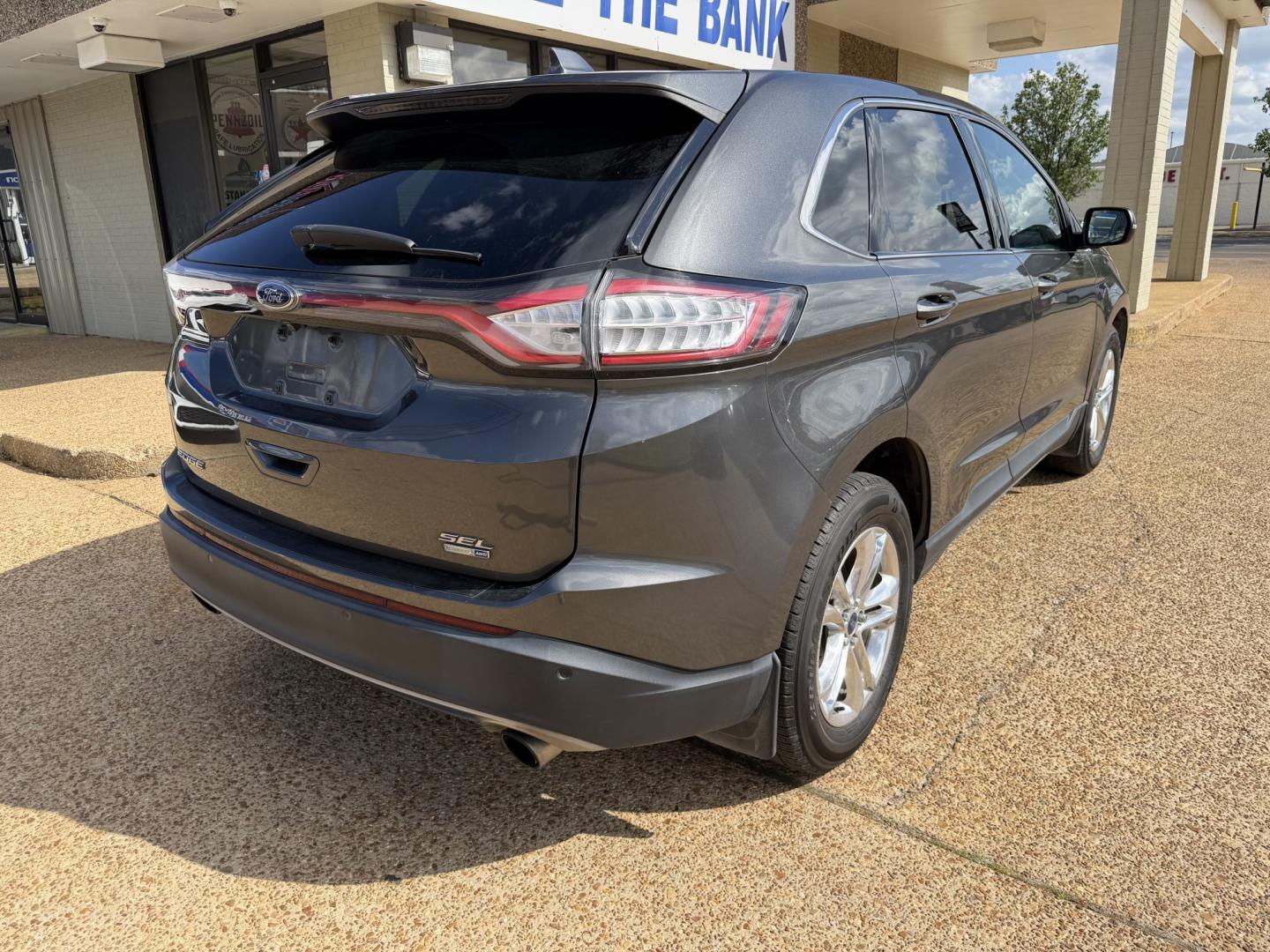 2015 GRAY FORD EDGE SEL (2FMTK4J9XFB) , located at 922 W. Beacon St., Philadelphia, MS, 39350, (601) 650-3675, 32.770447, -89.127151- Photo#5