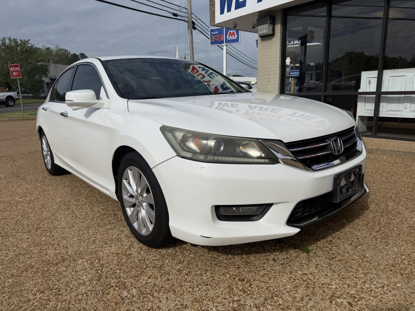 2014 WHITE HONDA ACCORD EX (1HGCR2F7XEA) , located at 922 W. Beacon St., Philadelphia, MS, 39350, (601) 650-3675, 32.770447, -89.127151- Photo#0
