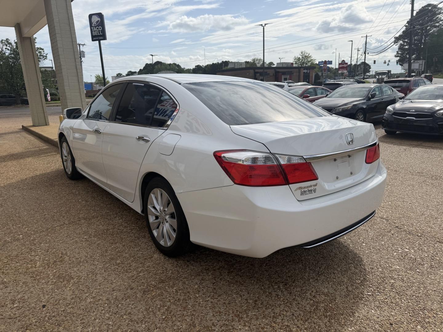 2014 WHITE HONDA ACCORD EX (1HGCR2F7XEA) , located at 922 W. Beacon St., Philadelphia, MS, 39350, (601) 650-3675, 32.770447, -89.127151- Photo#3