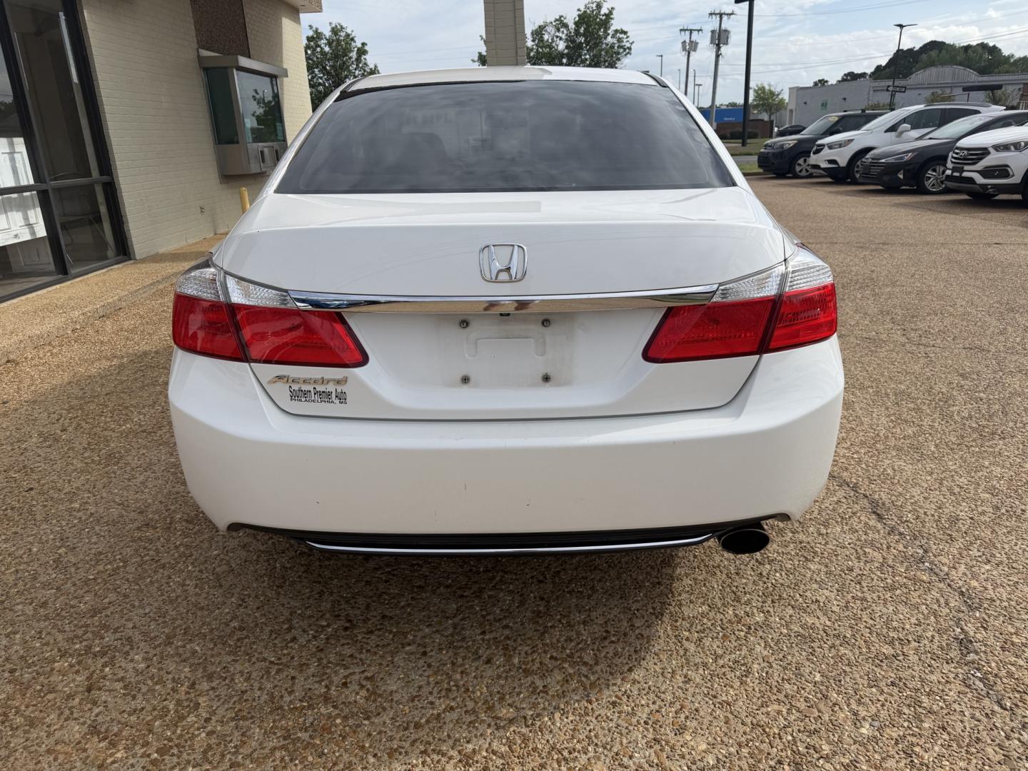 2014 WHITE HONDA ACCORD EX (1HGCR2F7XEA) , located at 922 W. Beacon St., Philadelphia, MS, 39350, (601) 650-3675, 32.770447, -89.127151- Photo#4
