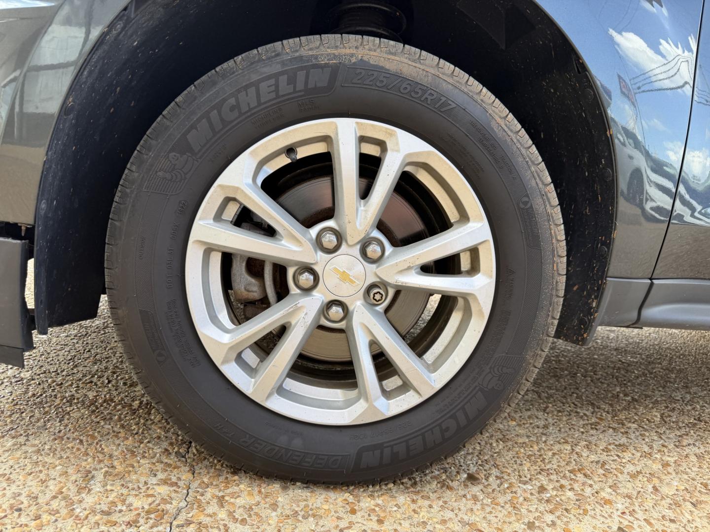2017 GRAY CHEVROLET EQUINOX LT (2GNALCEKXH1) , located at 922 W. Beacon St., Philadelphia, MS, 39350, (601) 650-3675, 32.770447, -89.127151- Photo#7