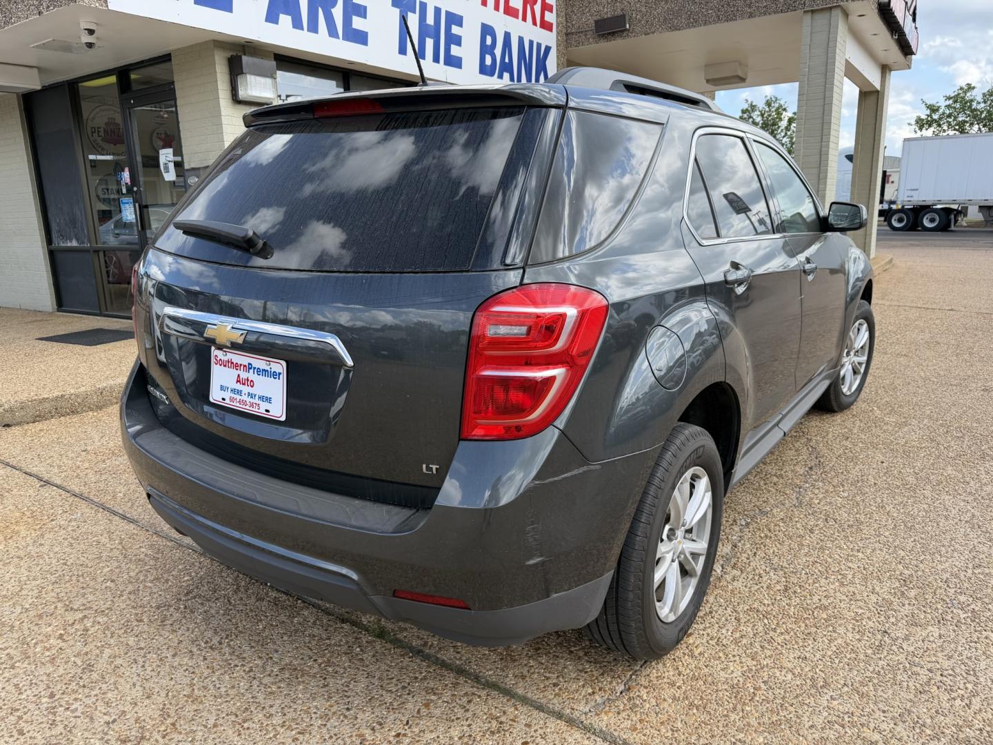 2017 GRAY CHEVROLET EQUINOX LT (2GNALCEKXH1) , located at 922 W. Beacon St., Philadelphia, MS, 39350, (601) 650-3675, 32.770447, -89.127151- Photo#5
