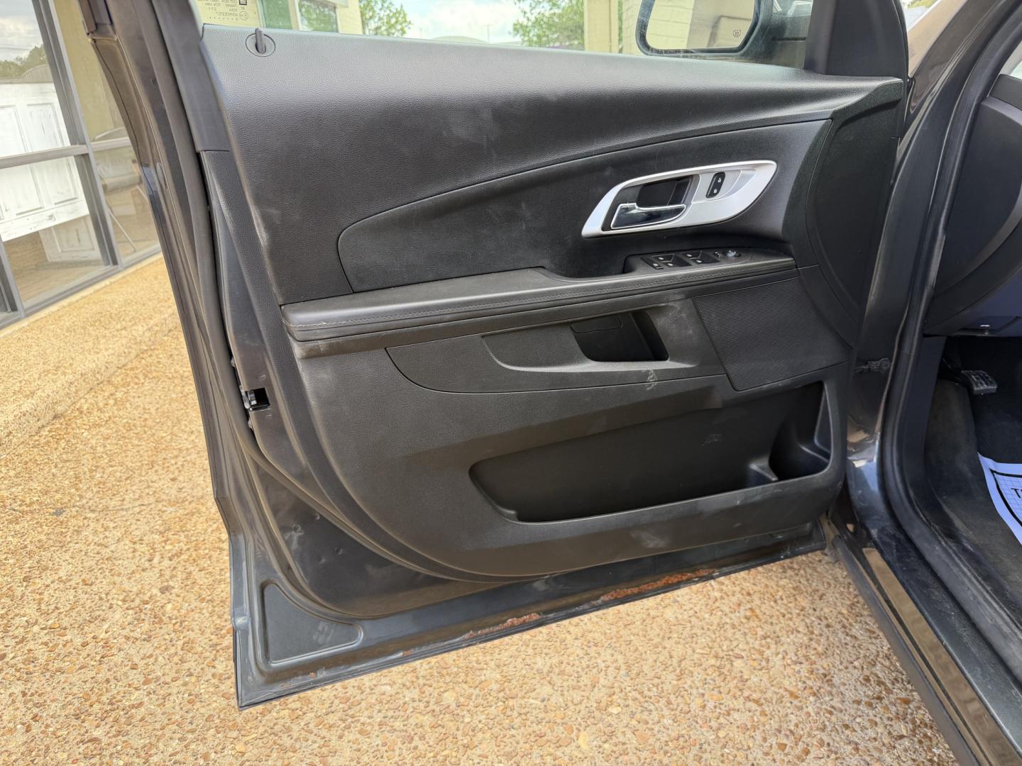 2017 GRAY CHEVROLET EQUINOX LT (2GNALCEKXH1) , located at 922 W. Beacon St., Philadelphia, MS, 39350, (601) 650-3675, 32.770447, -89.127151- Photo#8