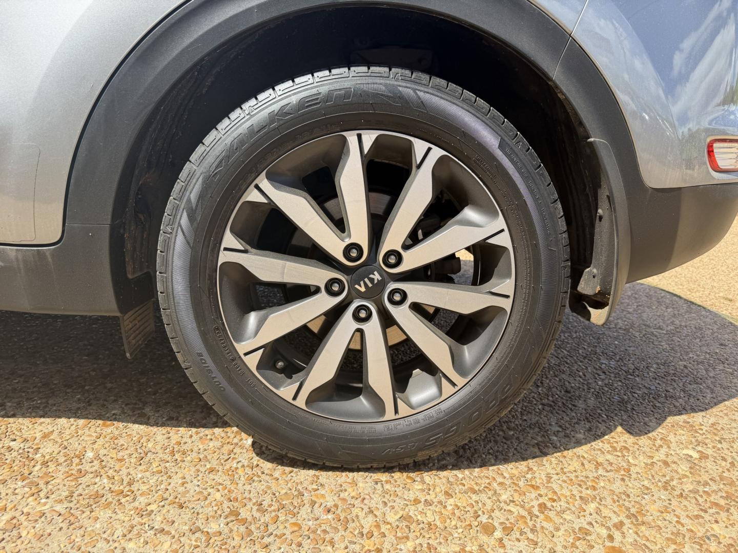 2019 GRAY KIA SPORTAGE EX (KNDPN3ACXK7) , located at 922 W. Beacon St., Philadelphia, MS, 39350, (601) 650-3675, 32.770447, -89.127151 - Photo#7