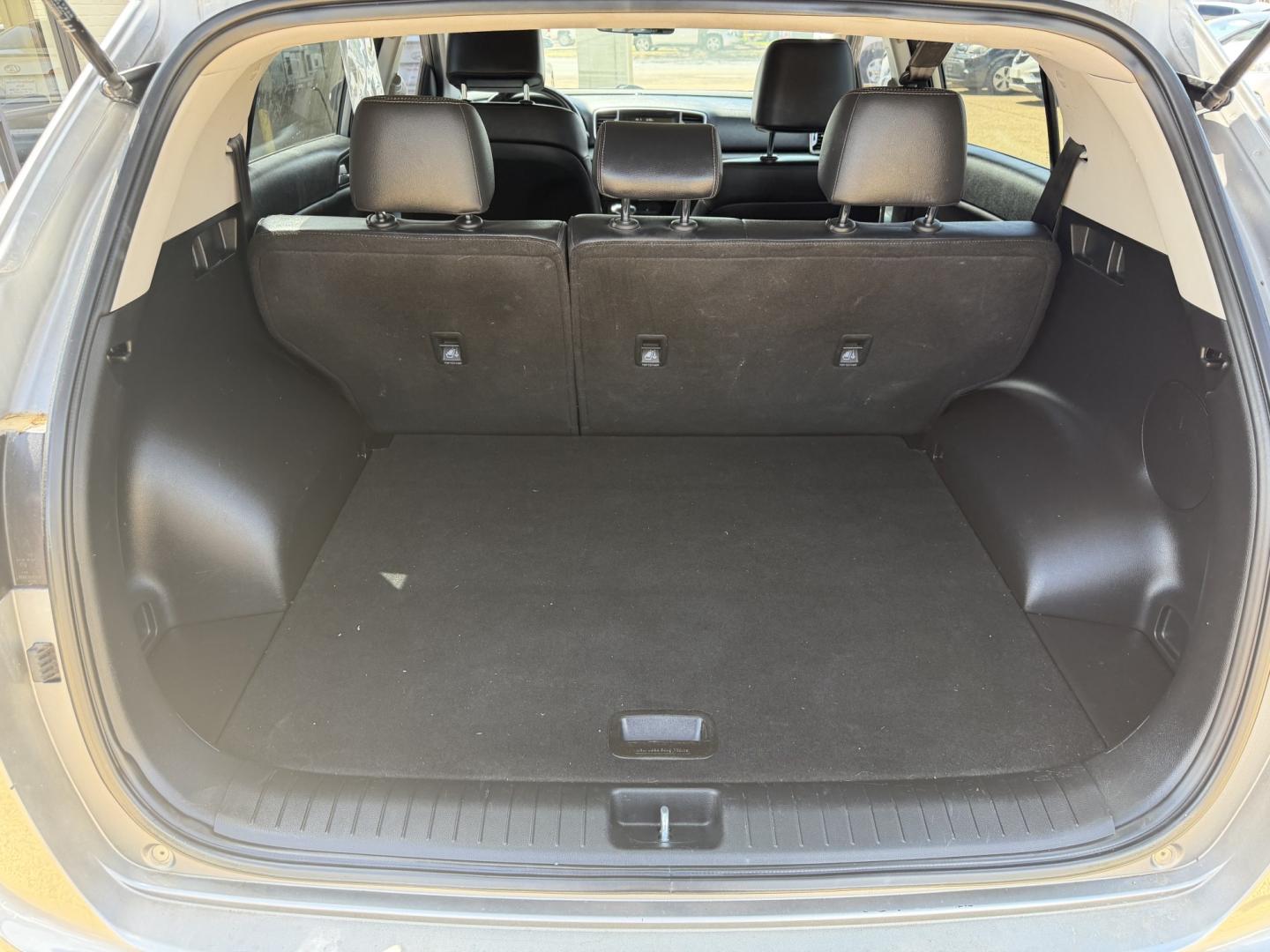 2019 GRAY KIA SPORTAGE EX (KNDPN3ACXK7) , located at 922 W. Beacon St., Philadelphia, MS, 39350, (601) 650-3675, 32.770447, -89.127151 - Photo#19