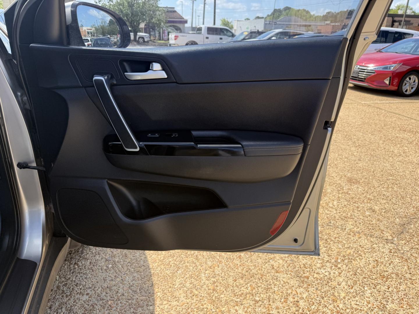 2019 GRAY KIA SPORTAGE EX (KNDPN3ACXK7) , located at 922 W. Beacon St., Philadelphia, MS, 39350, (601) 650-3675, 32.770447, -89.127151 - Photo#11