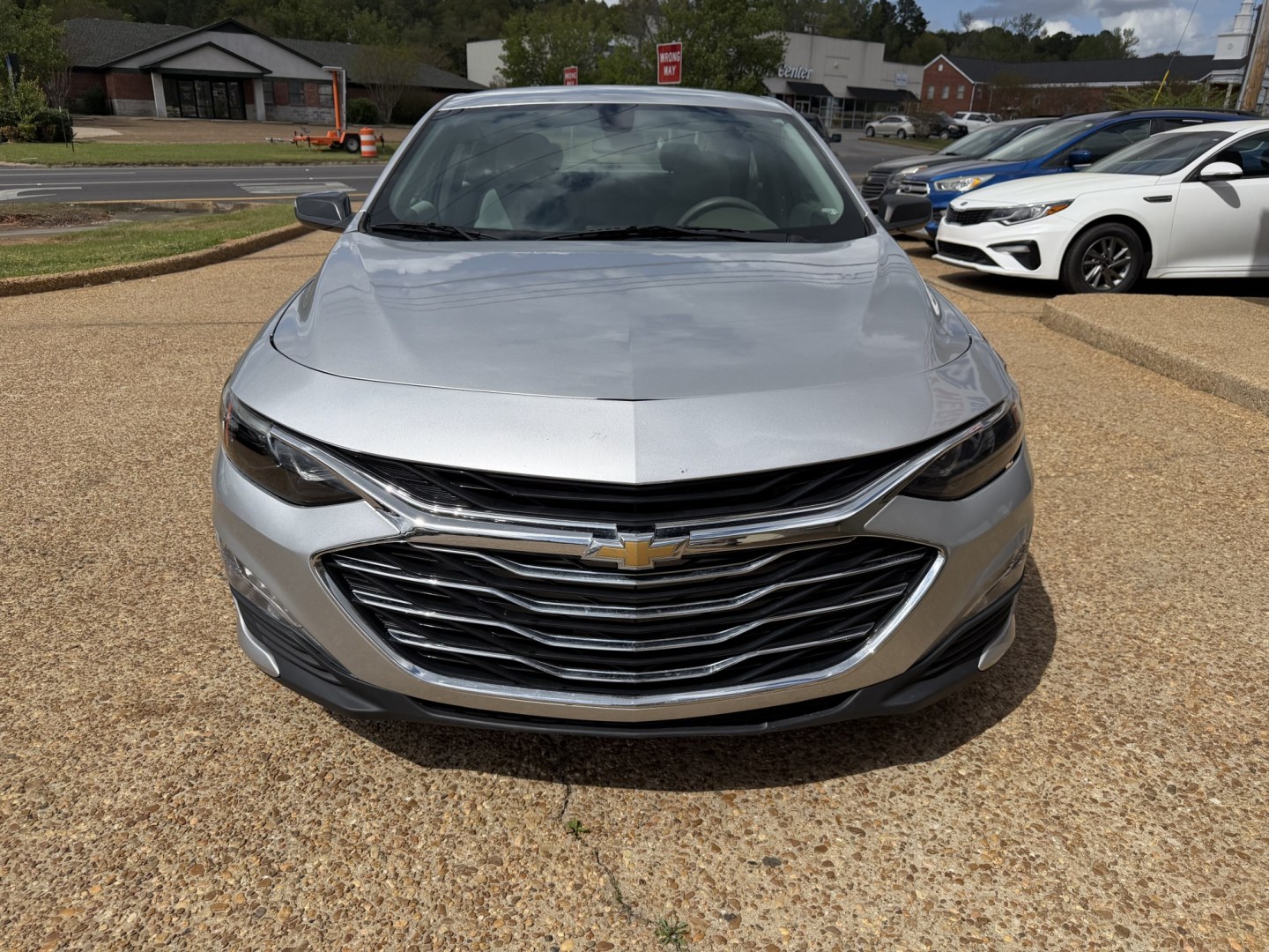 2020 SILVER CHEVROLET MALIBU LS (1FL) (1G1ZC5ST3LF) , located at 922 W. Beacon St., Philadelphia, MS, 39350, (601) 650-3675, 32.770447, -89.127151 - Photo#1