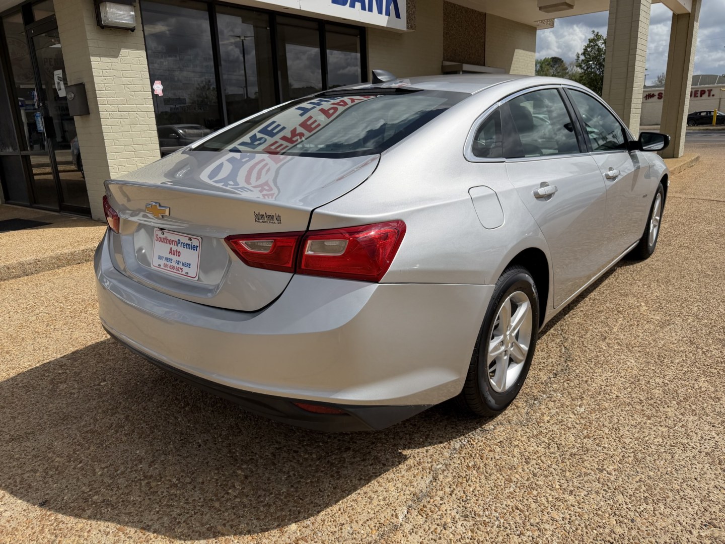 2020 SILVER CHEVROLET MALIBU LS (1FL) (1G1ZC5ST3LF) , located at 922 W. Beacon St., Philadelphia, MS, 39350, (601) 650-3675, 32.770447, -89.127151 - Photo#5